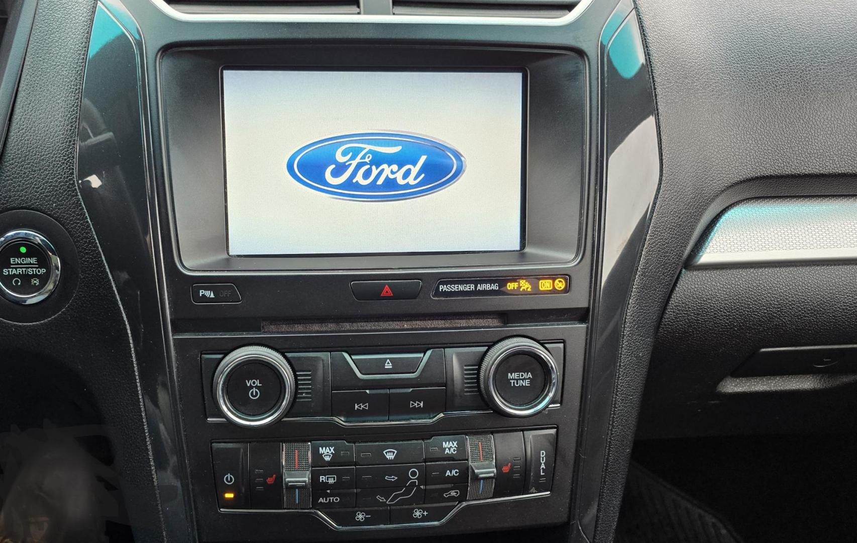 2016 Silver /Black Ford Explorer XLT 4WD (1FM5K8D85GG) with an 3.5L V6 DOHC 24V engine, 6-Speed Automatic transmission, located at 450 N Russell, Missoula, MT, 59801, (406) 543-6600, 46.874496, -114.017433 - Photo#14