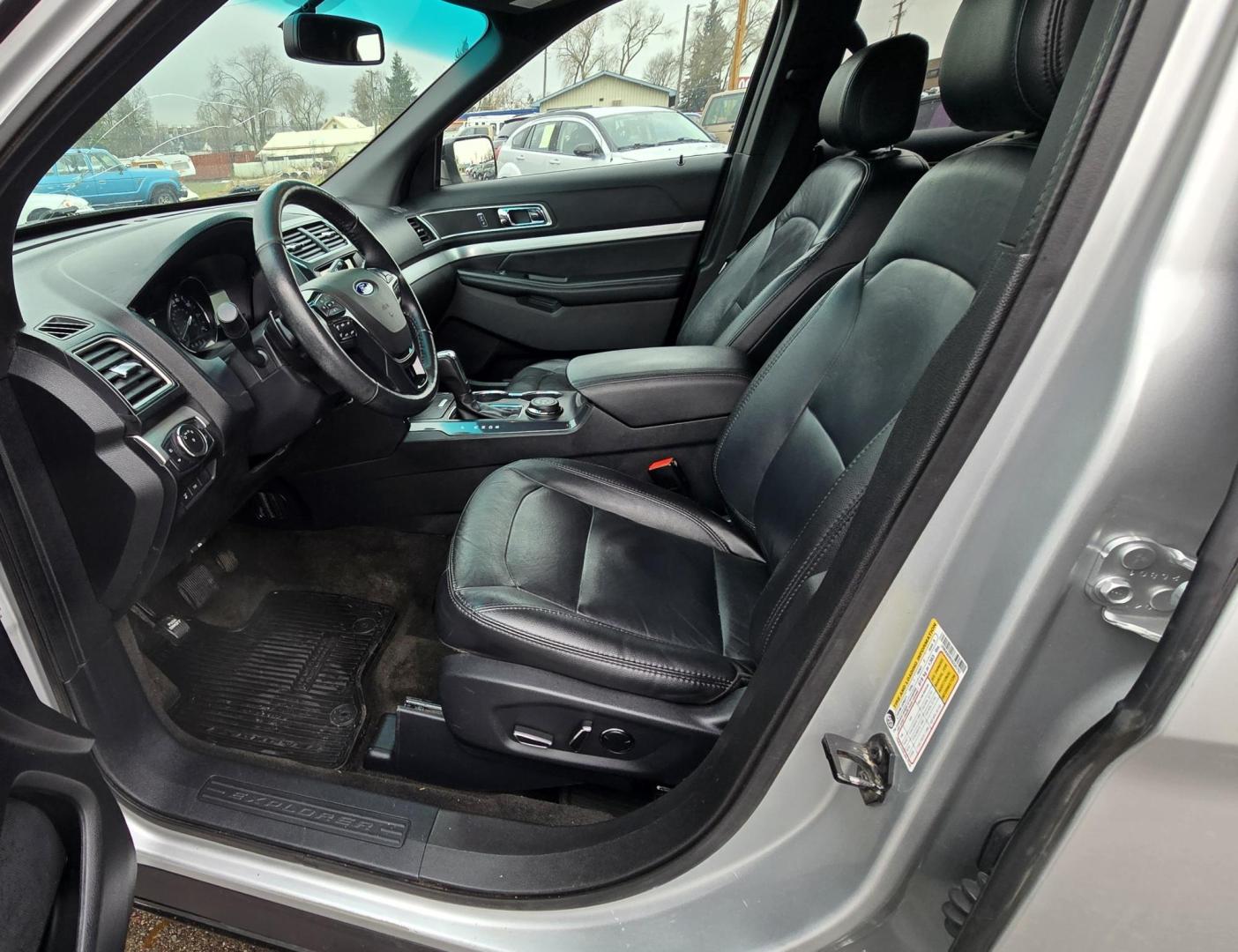 2016 Silver /Black Ford Explorer XLT 4WD (1FM5K8D85GG) with an 3.5L V6 DOHC 24V engine, 6-Speed Automatic transmission, located at 450 N Russell, Missoula, MT, 59801, (406) 543-6600, 46.874496, -114.017433 - Photo#15