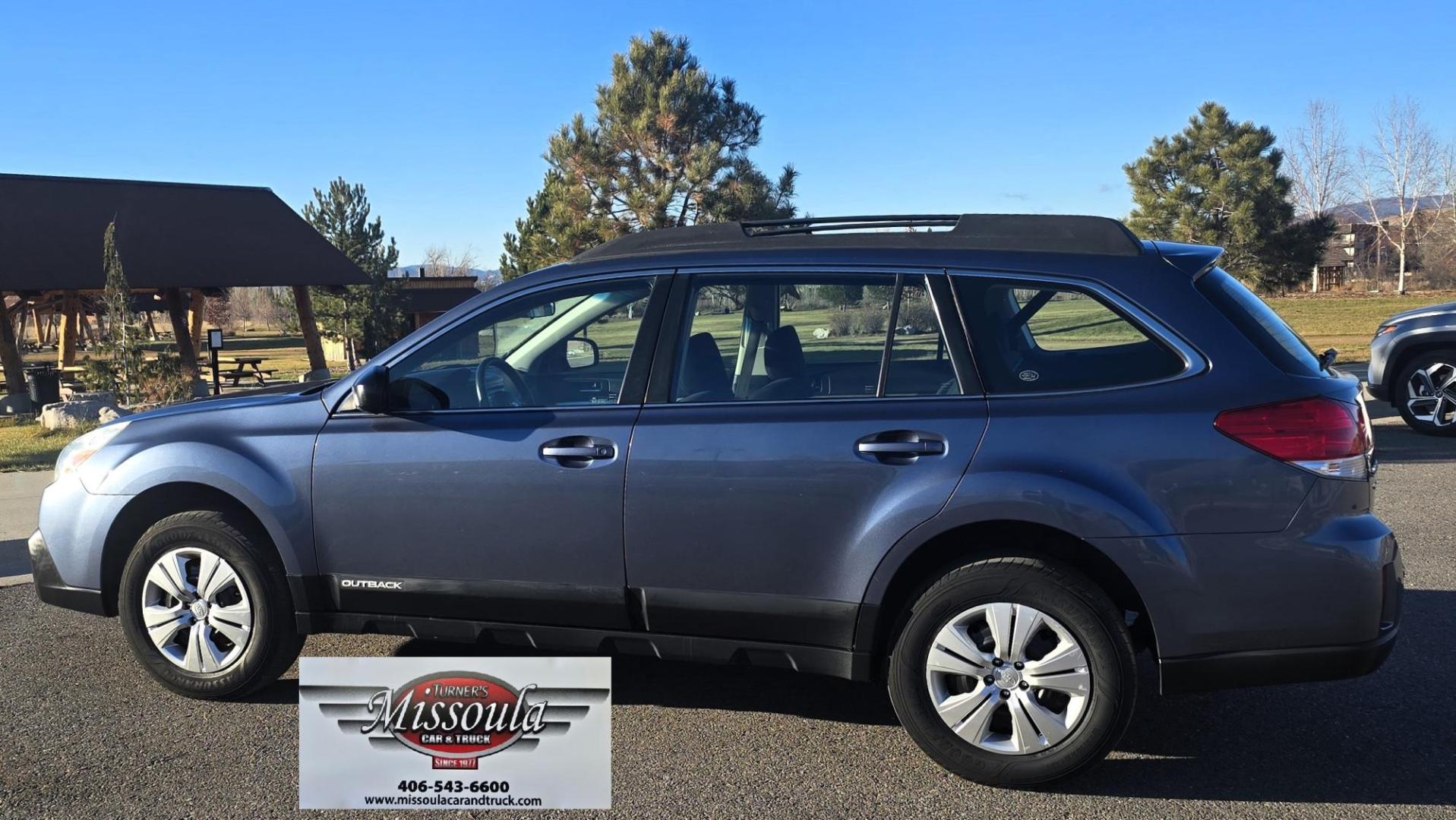 2013 Blue /Black Subaru Outback 2.5i (4S4BRBAC2D1) with an 2.5L H4 DOHC 16V engine, 6 Speed Manual transmission, located at 450 N Russell, Missoula, MT, 59801, (406) 543-6600, 46.874496, -114.017433 - Photo#2
