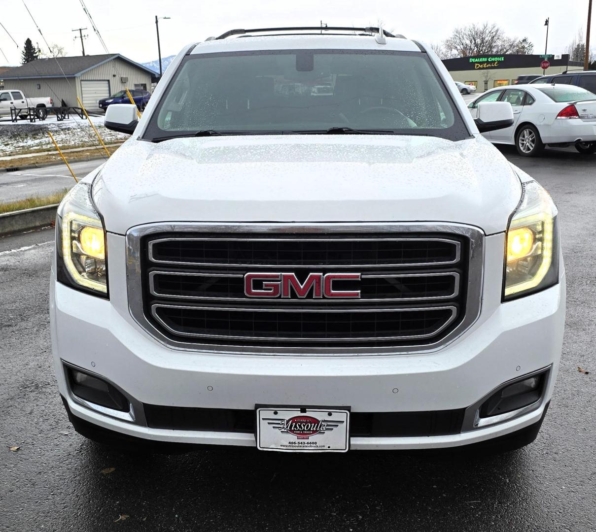 2015 White /Black GMC Yukon XL SLE 1/2 Ton 4WD (1GKS2GEC8FR) with an 5.3L V8 OHV 16V engine, 6-Speed Automatic transmission, located at 450 N Russell, Missoula, MT, 59801, (406) 543-6600, 46.874496, -114.017433 - Very Clean, Great Running Yukon XL 4WD. 5.3L V8. 3rd Row Seating. Power front Seat. Bluetooth Audio and Phone. AM FM XM. Touch Screen. Backup Camera. Front and Rear Climate Control. Running Boards. Towing. Remote Start. - Photo#3