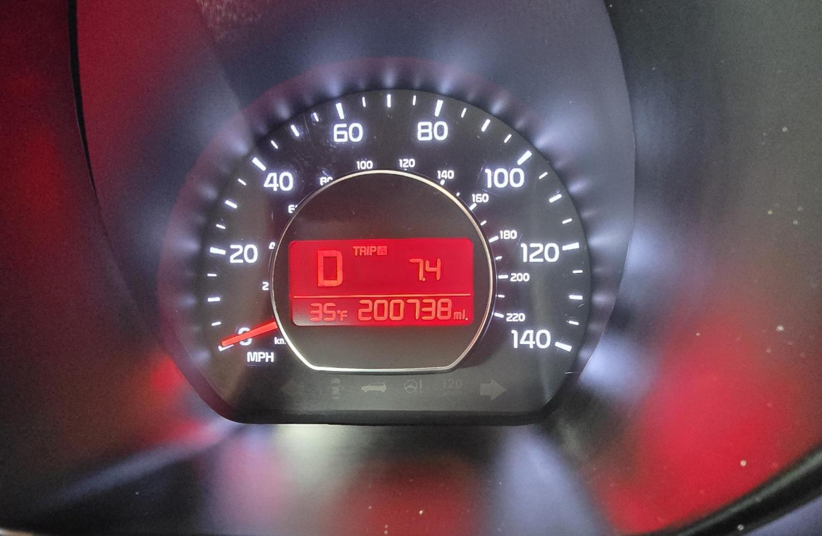2015 Brown /Black Kia Soul Base (KNDJN2A26F7) with an 1.6L L4 DOHC 16V engine, Automatic transmission, located at 450 N Russell, Missoula, MT, 59801, (406) 543-6600, 46.874496, -114.017433 - High Miles but Runs Amazing. 1.6L I4 Engine. Automatic Transmission. FWD. Air. Cruise. Tilt. AM FM CD. Bluetooth Audio and Phone. Steering Wheel Controls. Very Clean. Because of the miles, we do not offer financing on this vehicle. - Photo#16