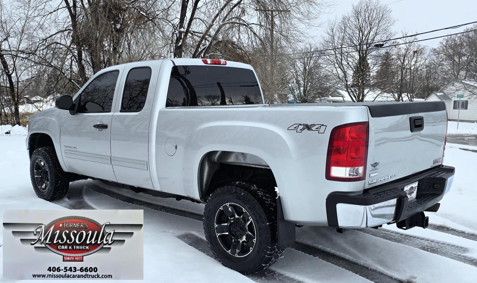 2012 Silver /Black GMC Sierra 2500HD SLE Ext. Cab 4WD (1GT220CG5CZ) with an 6.0L V8 OHV 16V FFV engine, 6-Speed Automatic transmission, located at 450 N Russell, Missoula, MT, 59801, (406) 543-6600, 46.874496, -114.017433 - Very Clean 3/4 Ton 4WD Truck. Beefy 6.0L v8 Engine. 6 Speed Automatic Transmission. Built in Electric Brake. Air. Cruise. Tilt. AM FM CD Player. Aftermarket Wheels. - Photo#1