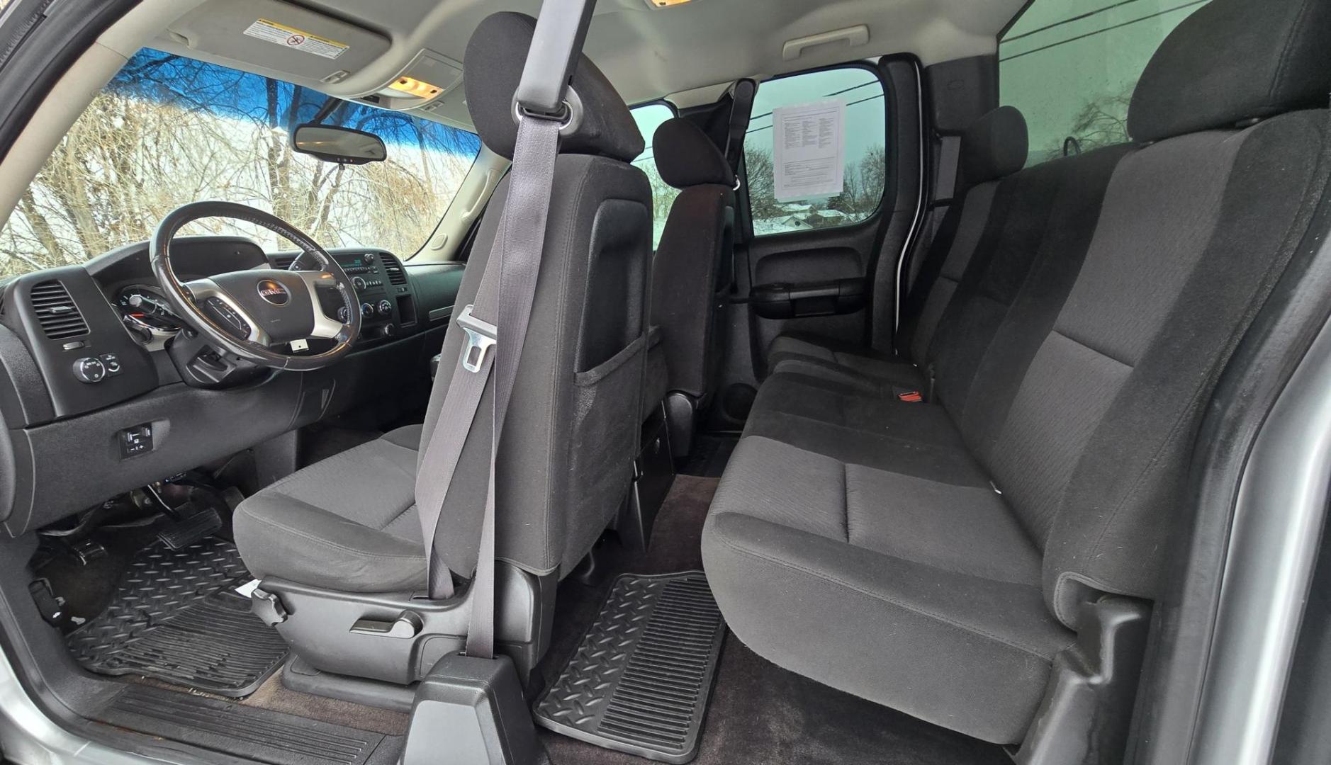2012 Silver /Black GMC Sierra 2500HD SLE Ext. Cab 4WD (1GT220CG5CZ) with an 6.0L V8 OHV 16V FFV engine, 6-Speed Automatic transmission, located at 450 N Russell, Missoula, MT, 59801, (406) 543-6600, 46.874496, -114.017433 - Very Clean 3/4 Ton 4WD Truck. Beefy 6.0L v8 Engine. 6 Speed Automatic Transmission. Built in Electric Brake. Air. Cruise. Tilt. AM FM CD Player. Aftermarket Wheels. - Photo#11