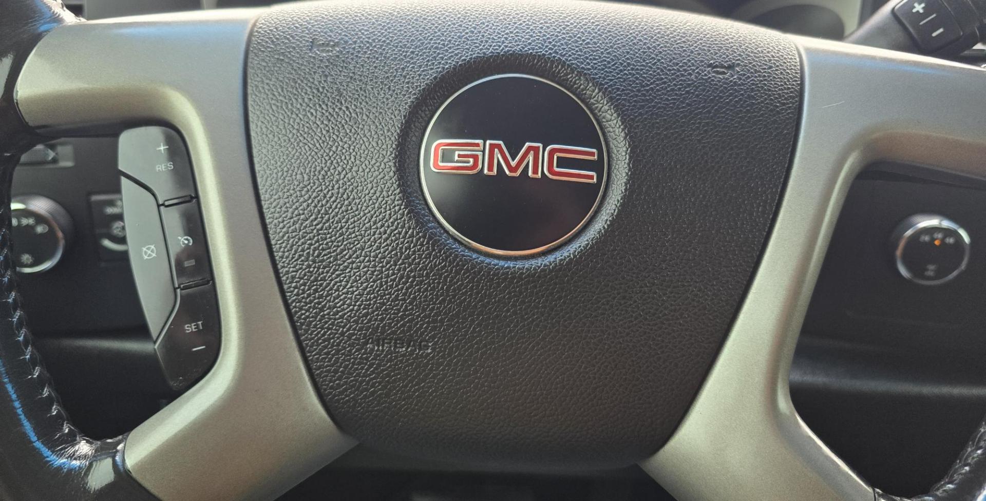 2012 Silver /Black GMC Sierra 2500HD SLE Ext. Cab 4WD (1GT220CG5CZ) with an 6.0L V8 OHV 16V FFV engine, 6-Speed Automatic transmission, located at 450 N Russell, Missoula, MT, 59801, (406) 543-6600, 46.874496, -114.017433 - Very Clean 3/4 Ton 4WD Truck. Beefy 6.0L v8 Engine. 6 Speed Automatic Transmission. Built in Electric Brake. Air. Cruise. Tilt. AM FM CD Player. Aftermarket Wheels. - Photo#16