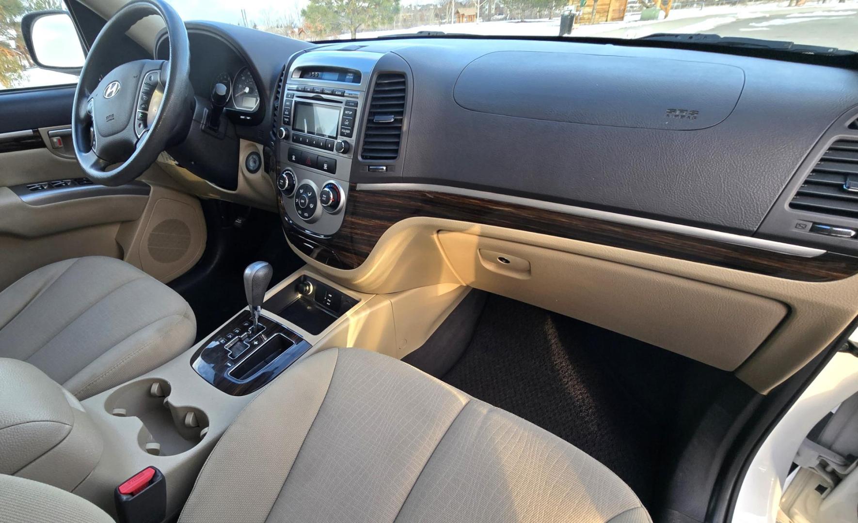 2011 White /Tan Hyundai Santa Fe GLS 3.5 4WD (5XYZGDAG7BG) with an 3.5L V6 DOHC 24V engine, 6-Speed Automatic transmission, located at 450 N Russell, Missoula, MT, 59801, (406) 543-6600, 46.874496, -114.017433 - Super Clean AWD SUV with only 92K Miles. Zippy 3.5L V6 Engine. 6 Speed Automatic. Bluetooth. AM FM CD. Air. Cruise. Tilt. Power Windows and Locks. Clean Carfax. - Photo#10