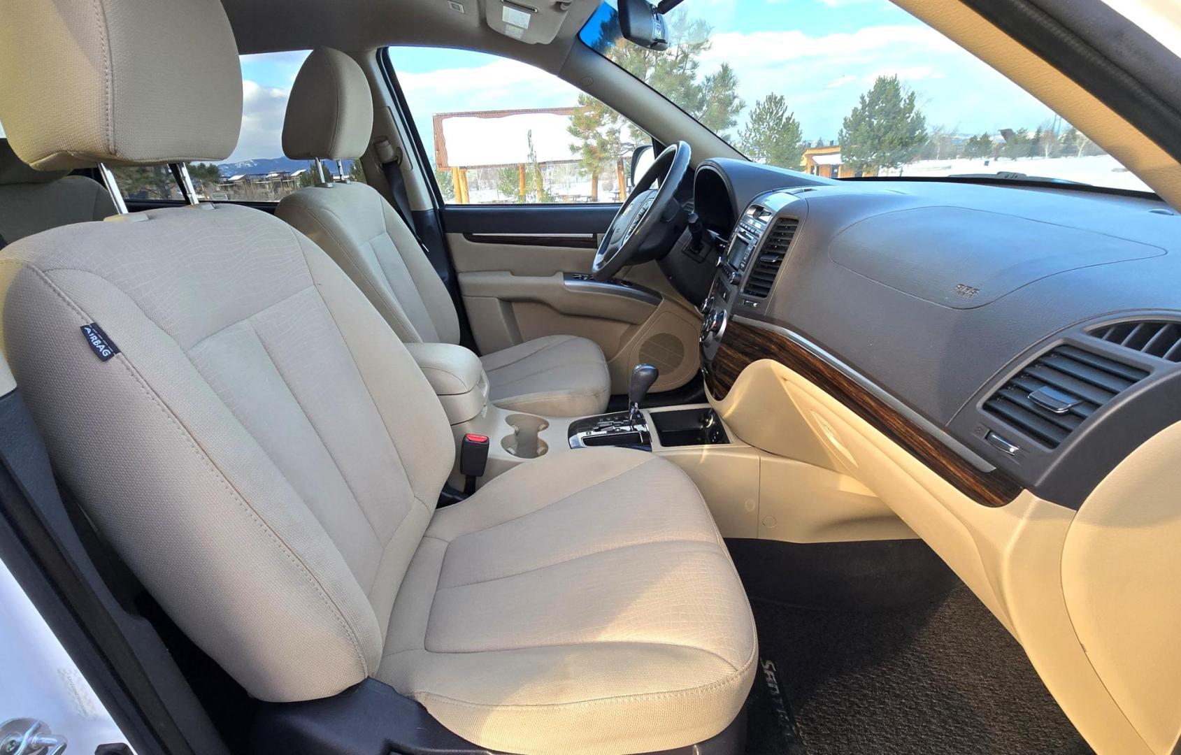 2011 White /Tan Hyundai Santa Fe GLS 3.5 4WD (5XYZGDAG7BG) with an 3.5L V6 DOHC 24V engine, 6-Speed Automatic transmission, located at 450 N Russell, Missoula, MT, 59801, (406) 543-6600, 46.874496, -114.017433 - Super Clean AWD SUV with only 92K Miles. Zippy 3.5L V6 Engine. 6 Speed Automatic. Bluetooth. AM FM CD. Air. Cruise. Tilt. Power Windows and Locks. Clean Carfax. - Photo#11