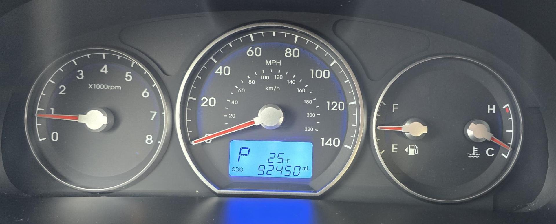 2011 White /Tan Hyundai Santa Fe GLS 3.5 4WD (5XYZGDAG7BG) with an 3.5L V6 DOHC 24V engine, 6-Speed Automatic transmission, located at 450 N Russell, Missoula, MT, 59801, (406) 543-6600, 46.874496, -114.017433 - Super Clean AWD SUV with only 92K Miles. Zippy 3.5L V6 Engine. 6 Speed Automatic. Bluetooth. AM FM CD. Air. Cruise. Tilt. Power Windows and Locks. Clean Carfax. - Photo#17