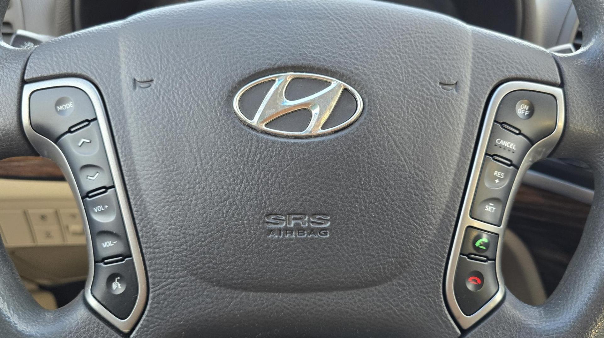 2011 White /Tan Hyundai Santa Fe GLS 3.5 4WD (5XYZGDAG7BG) with an 3.5L V6 DOHC 24V engine, 6-Speed Automatic transmission, located at 450 N Russell, Missoula, MT, 59801, (406) 543-6600, 46.874496, -114.017433 - Super Clean AWD SUV with only 92K Miles. Zippy 3.5L V6 Engine. 6 Speed Automatic. Bluetooth. AM FM CD. Air. Cruise. Tilt. Power Windows and Locks. Clean Carfax. - Photo#18
