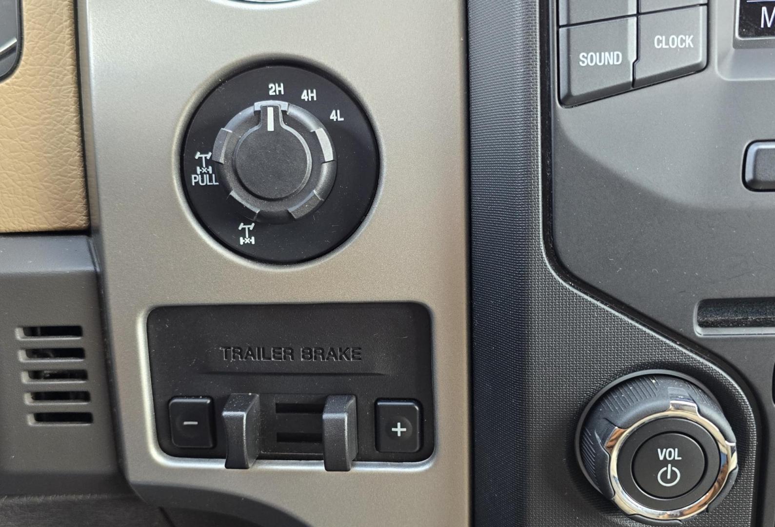 2013 Brown /Tan Ford F-150 XLT SuperCrew 5.5-ft. Bed 4WD (1FTFW1ET8DF) with an 3.5L V6 TURBO engine, 6-Speed Automatic transmission, located at 450 N Russell, Missoula, MT, 59801, (406) 543-6600, 46.874496, -114.017433 - Beautiful Kodiak Brown Ford F150 XLT 4WD. 3.5L Eco V6. Matching Topper. Running Boards, Grill Guard. Air. Cruise. Tilt. Bluetooth. AM FM XM. Backup Camera. Super Clean. - Photo#20