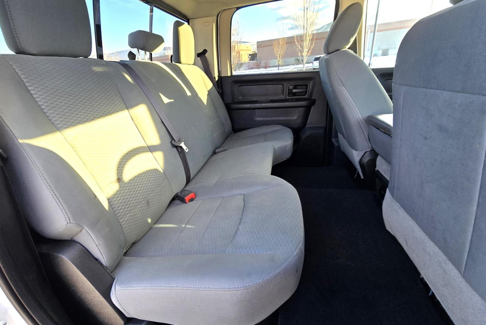 2018 White /Black RAM 3500 Tradesman Crew Cab 4WD (3C63R3CL3JG) with an 6.7L L6 OHV 24V TURBO DIESEL engine, 6A transmission, located at 450 N Russell, Missoula, MT, 59801, (406) 543-6600, 46.874496, -114.017433 - Beefy One Ton 4WD with 6.7L Cummins Diesel Engine. 6 Speed Manual Transmission. Bluetooth. Backup Camera. Grill Guard. Running Boards. Air. Cruise. Tilt. New Tires. Towing. Power Windows and Locks. One Owner with Clean Carfax. - Photo#11