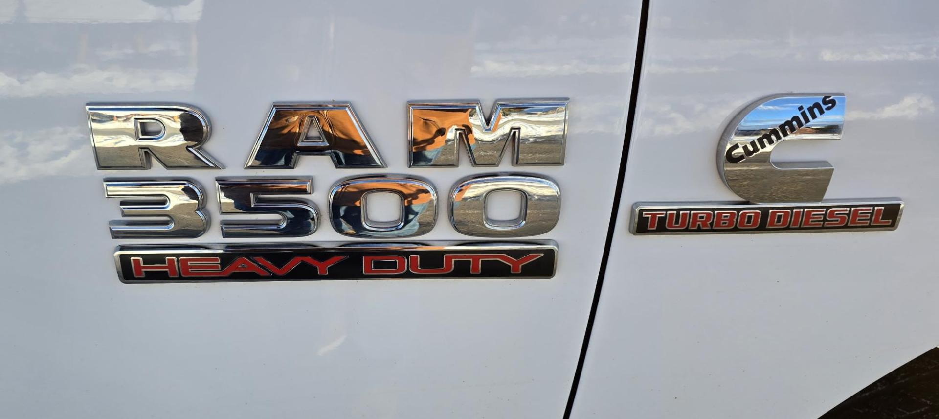2018 White /Black RAM 3500 Tradesman Crew Cab 4WD (3C63R3CL3JG) with an 6.7L L6 OHV 24V TURBO DIESEL engine, 6A transmission, located at 450 N Russell, Missoula, MT, 59801, (406) 543-6600, 46.874496, -114.017433 - Beefy One Ton 4WD with 6.7L Cummins Diesel Engine. 6 Speed Manual Transmission. Bluetooth. Backup Camera. Grill Guard. Running Boards. Air. Cruise. Tilt. New Tires. Towing. Power Windows and Locks. One Owner with Clean Carfax. - Photo#7