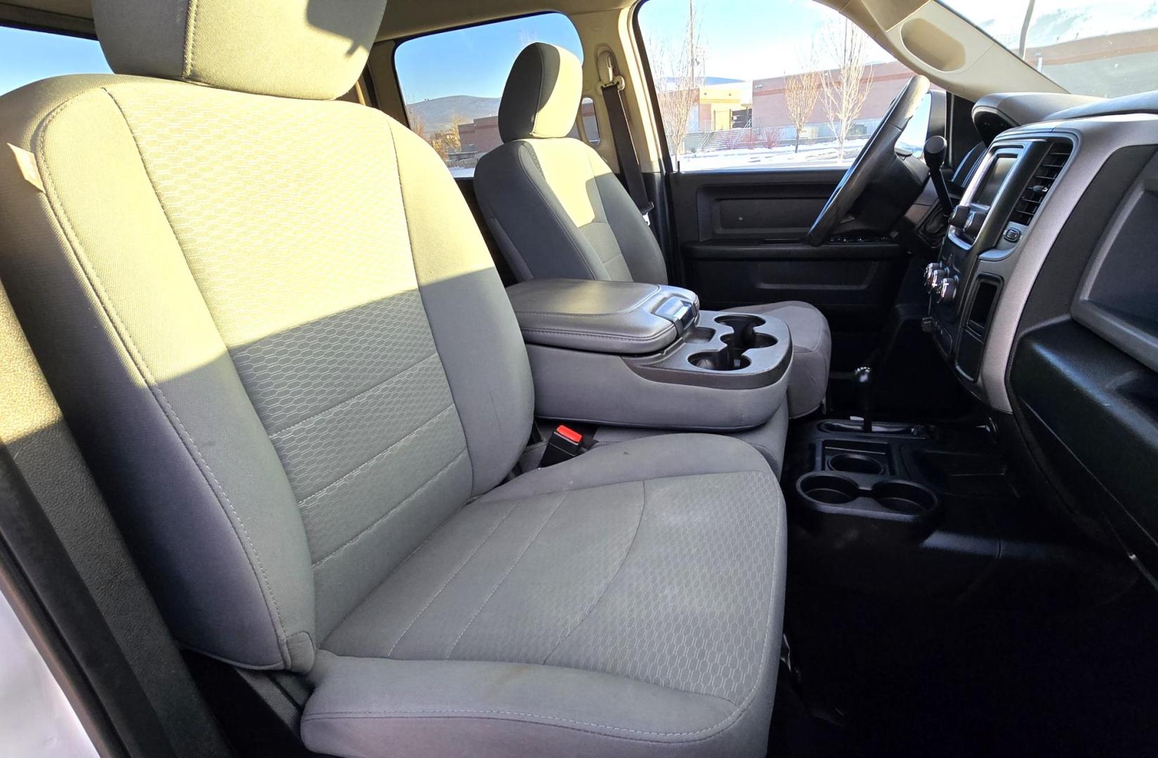 2018 White /Black RAM 3500 Tradesman Crew Cab 4WD (3C63R3CL3JG) with an 6.7L L6 OHV 24V TURBO DIESEL engine, 6A transmission, located at 450 N Russell, Missoula, MT, 59801, (406) 543-6600, 46.874496, -114.017433 - Beefy One Ton 4WD with 6.7L Cummins Diesel Engine. 6 Speed Manual Transmission. Bluetooth. Backup Camera. Grill Guard. Running Boards. Air. Cruise. Tilt. New Tires. Towing. Power Windows and Locks. One Owner with Clean Carfax. - Photo#9