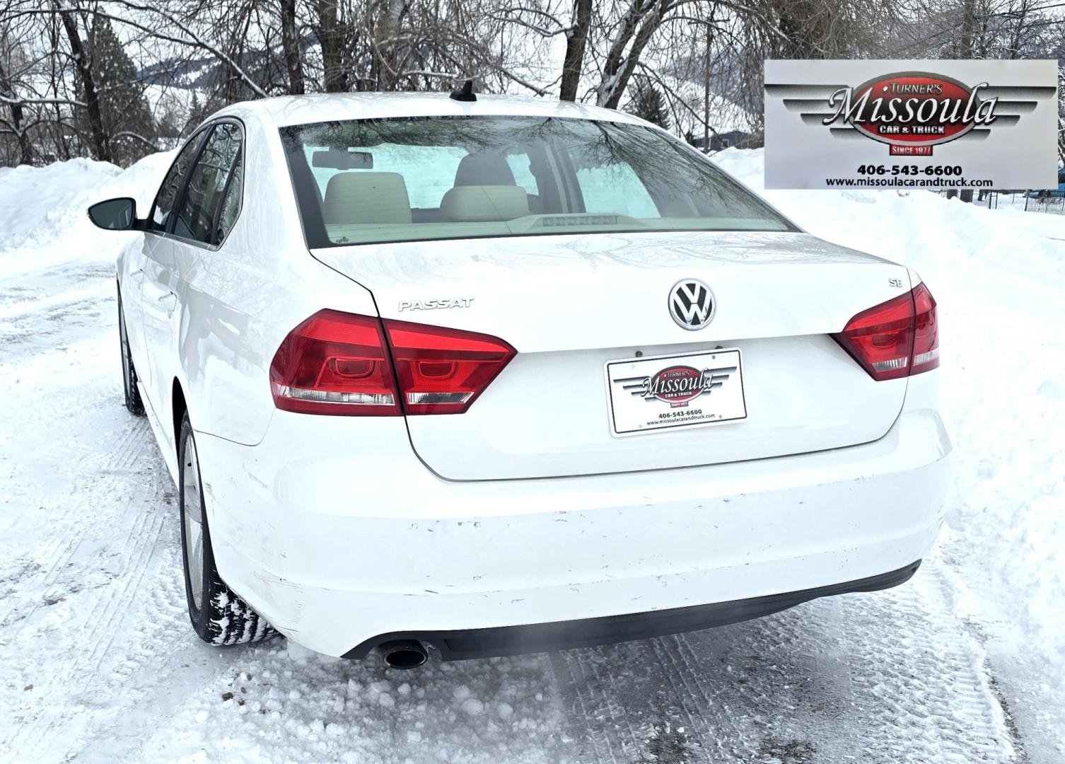 2012 White /Tan Volkswagen Passat 2.5L SE MT (1VWBH7A37CC) with an 2.5L L5 DOHC 2OV engine, Automatic transmission, located at 450 N Russell, Missoula, MT, 59801, (406) 543-6600, 46.874496, -114.017433 - Photo#6