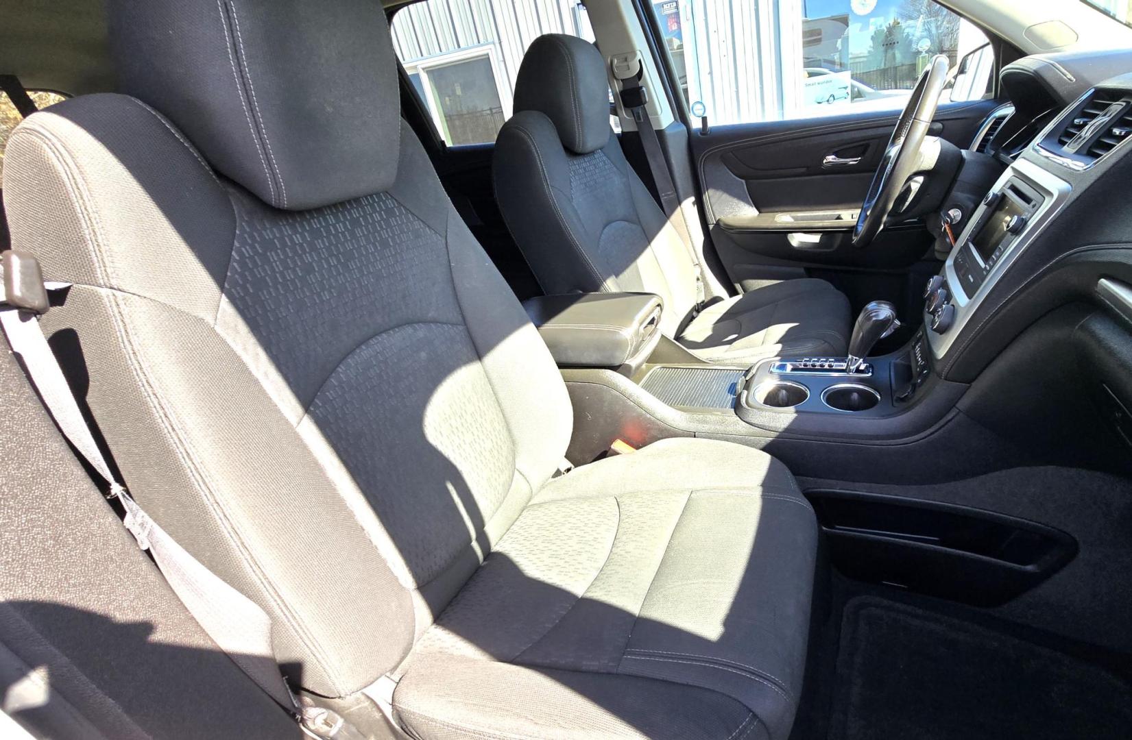 2013 White /Black GMC Acadia SLE-2 AWD (1GKKVPED2DJ) with an 3.6L V6 DOHC 24V engine, 6A transmission, located at 450 N Russell, Missoula, MT, 59801, (406) 543-6600, 46.874496, -114.017433 - Sharp AWD SUV. 3rd Row Seating. 3.6L V6. Automatic. Air. Cruise. Tilt. 2nd Row Captains Seats. Heated Front Seats. Power Lift Gate. Bluetooth Audio and Phone. Remote Start. Towing. - Photo#11