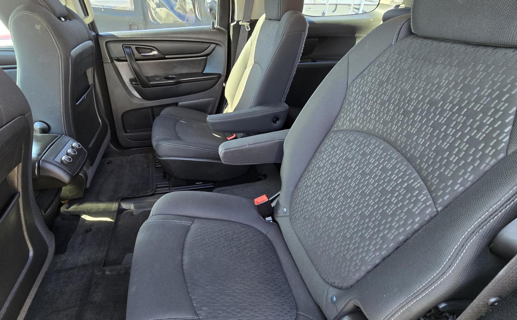 2013 White /Black GMC Acadia SLE-2 AWD (1GKKVPED2DJ) with an 3.6L V6 DOHC 24V engine, 6A transmission, located at 450 N Russell, Missoula, MT, 59801, (406) 543-6600, 46.874496, -114.017433 - Sharp AWD SUV. 3rd Row Seating. 3.6L V6. Automatic. Air. Cruise. Tilt. 2nd Row Captains Seats. Heated Front Seats. Power Lift Gate. Bluetooth Audio and Phone. Remote Start. Towing. - Photo#8