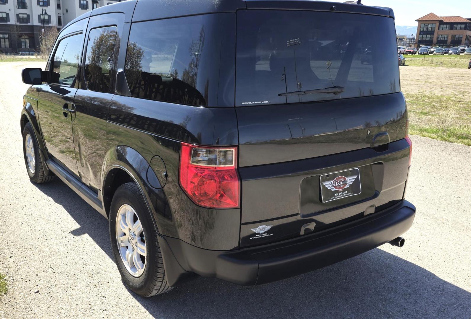 2006 Black /Black Honda Element EX-P 4WD AT (5J6YH28776L) with an 2.4L L4 DOHC 16V engine, 4-Speed Automatic Overdrive transmission, located at 450 N Russell, Missoula, MT, 59801, (406) 543-6600, 46.874496, -114.017433 - Hard to Find AWD Element. 2.4L I4 Engine. Automatic Transmission. Air. Cruise. Tilt. Sunroof. AM FM XM CD Player. Michelin Tires. Has a dent in the left rear door. - Photo#5