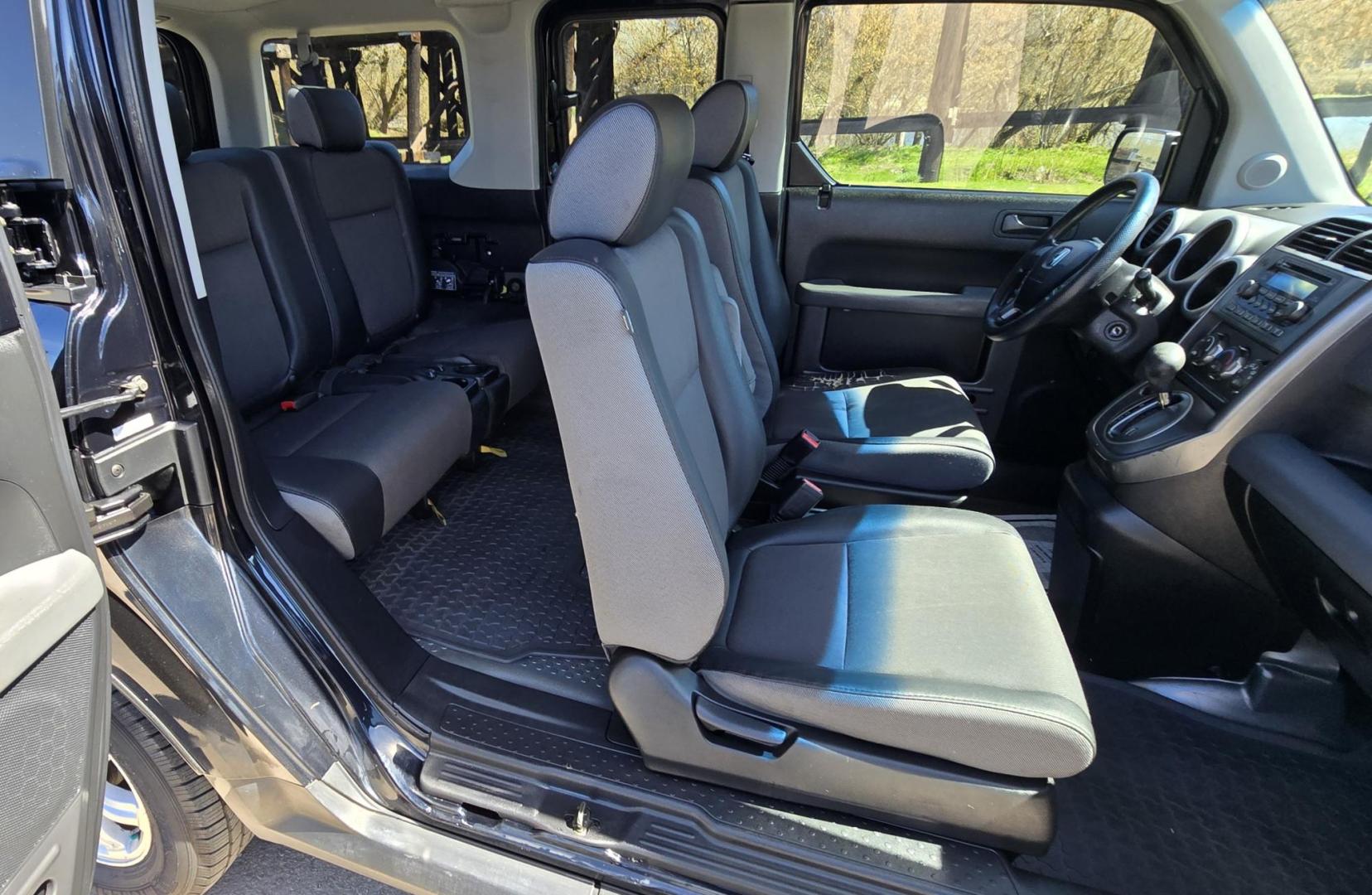 2006 Black /Black Honda Element EX-P 4WD AT (5J6YH28776L) with an 2.4L L4 DOHC 16V engine, 4-Speed Automatic Overdrive transmission, located at 450 N Russell, Missoula, MT, 59801, (406) 543-6600, 46.874496, -114.017433 - Hard to Find AWD Element. 2.4L I4 Engine. Automatic Transmission. Air. Cruise. Tilt. Sunroof. AM FM XM CD Player. Michelin Tires. Has a dent in the left rear door. - Photo#8