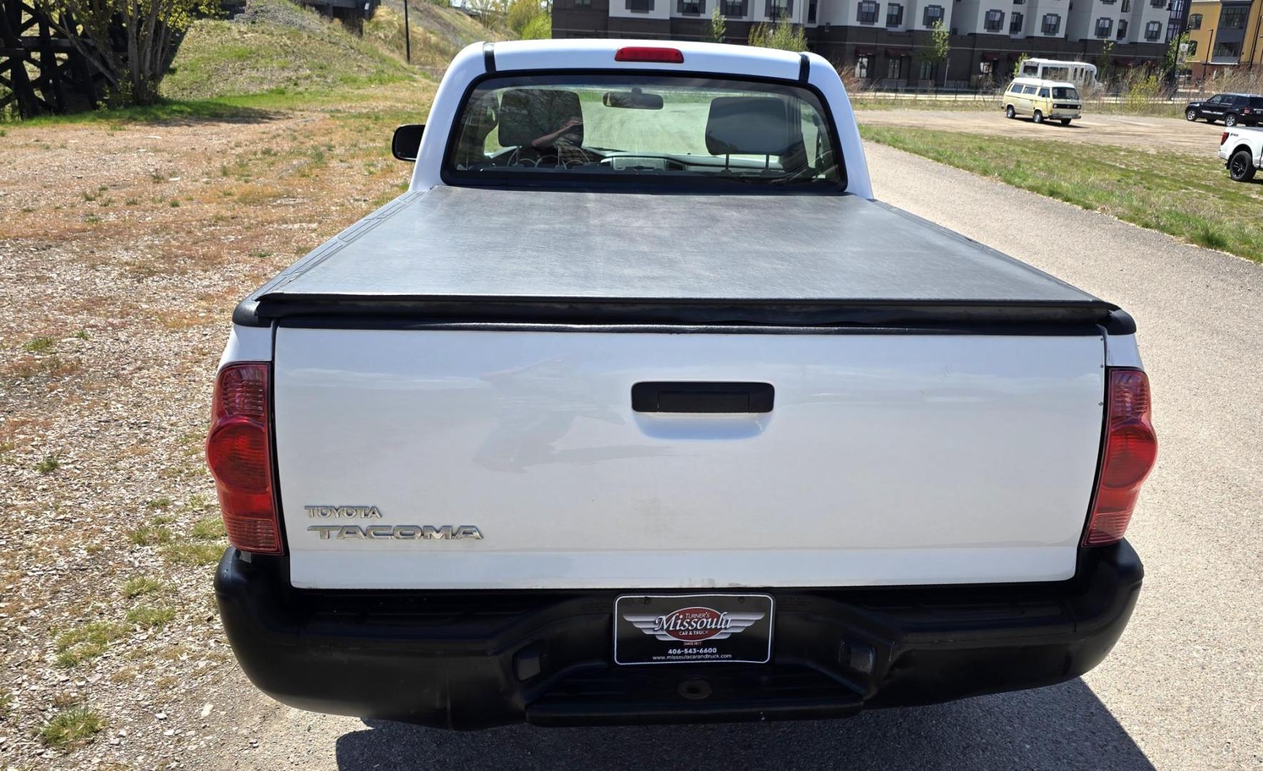 2008 White /Black Toyota Tacoma Regular Cab 2WD (5TENX22N98Z) with an 2.7L L4 DOHC 16V engine, Automatic transmission, located at 450 N Russell, Missoula, MT, 59801, (406) 543-6600, 46.874496, -114.017433 - Excellent Running 2WD Tundra. Only 38,000 Miles. 2.7L I4 Engine. Automatic Transmission. Air Conditioning. AM FM CD Player. Great Fuel Economy. Does have a Salvage Title so financing is Not Available. - Photo#7