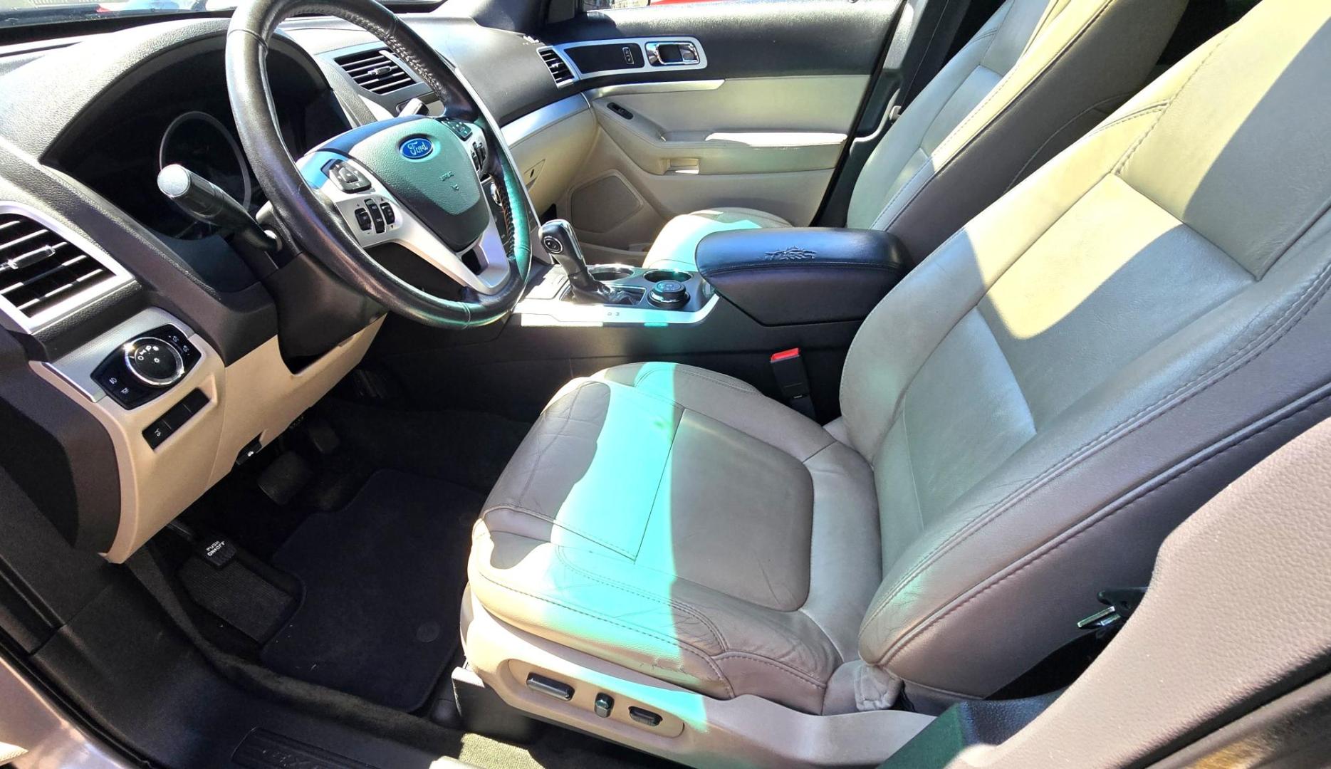 2014 Grey /White Ford Explorer XLT 4WD (1FM5K8D87EG) with an 3.5L V6 DOHC 24V engine, 6-Speed Automatic transmission, located at 450 N Russell, Missoula, MT, 59801, (406) 543-6600, 46.874496, -114.017433 - Sexy AWD SUV. 3.5L V6 Engine. Dual Sunroofs. 3rd Row Seating. Leather Heated Seats, Power Front Seats. Power Liftgate. Towing. Navigation. AM FM Sat CD. Bluetooth Audio and Phone. Backup Camera. DVD Headrests, Dual Climate Control. Blind Spot Monitor. - Photo#15