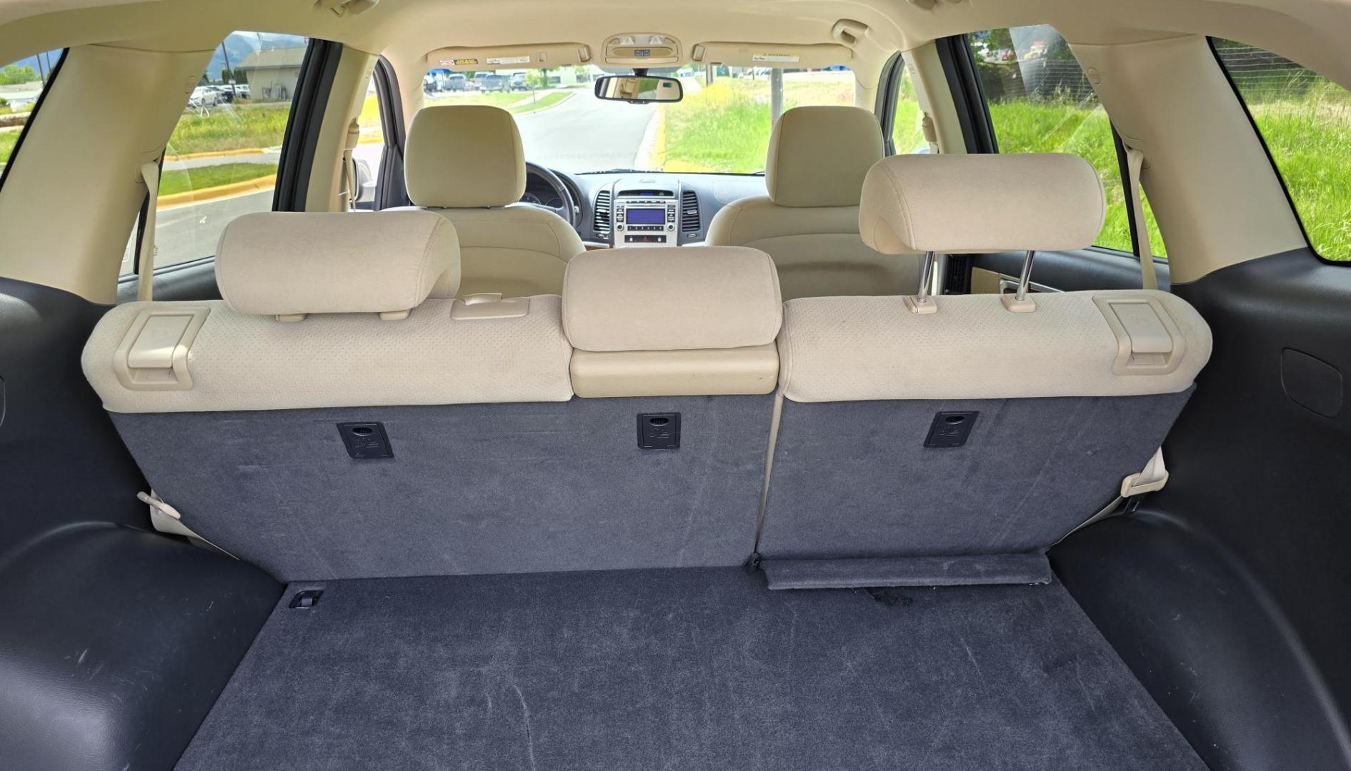 2009 Green /Tan Hyundai Santa Fe LE (5NMSH13E69H) with an 3.3L V6 DOHC 24V engine, 5-Speed Automatic transmission, located at 450 N Russell, Missoula, MT, 59801, (406) 543-6600, 46.874496, -114.017433 - Clean FWD SUV. 3.3L V6 Engine. Automatic Transmission. Air Cruise Tilt. Power Windows and Locks. 2 Owner with a Clean Title and Carfax. - Photo#8