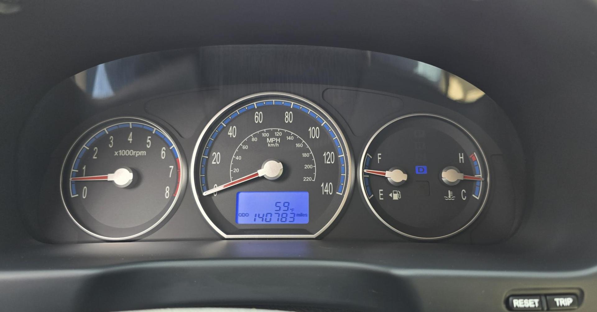 2009 Green /Tan Hyundai Santa Fe LE (5NMSH13E69H) with an 3.3L V6 DOHC 24V engine, 5-Speed Automatic transmission, located at 450 N Russell, Missoula, MT, 59801, (406) 543-6600, 46.874496, -114.017433 - Clean FWD SUV. 3.3L V6 Engine. Automatic Transmission. Air Cruise Tilt. Power Windows and Locks. 2 Owner with a Clean Title and Carfax. - Photo#10
