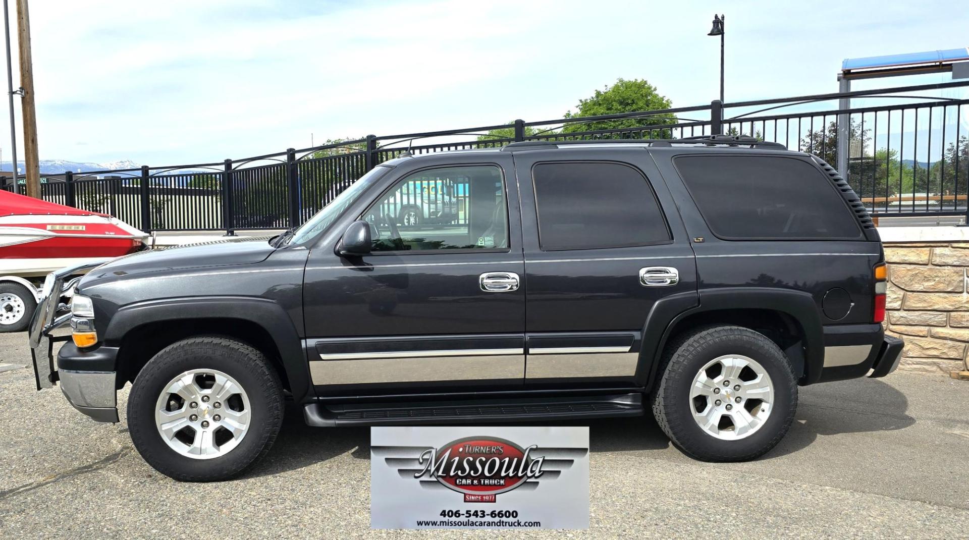 2005 Grey /Gray Chevrolet Tahoe 4WD (1GNEK13T55J) with an 5.3L V8 OHV 16V engine, 4-Speed Automatic Overdrive transmission, located at 450 N Russell, Missoula, MT, 59801, (406) 543-6600, 46.874496, -114.017433 - Photo#3
