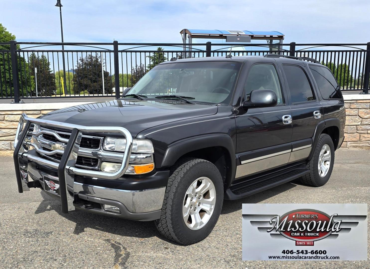 2005 Grey /Gray Chevrolet Tahoe 4WD (1GNEK13T55J) with an 5.3L V8 OHV 16V engine, 4-Speed Automatic Overdrive transmission, located at 450 N Russell, Missoula, MT, 59801, (406) 543-6600, 46.874496, -114.017433 - Photo#1