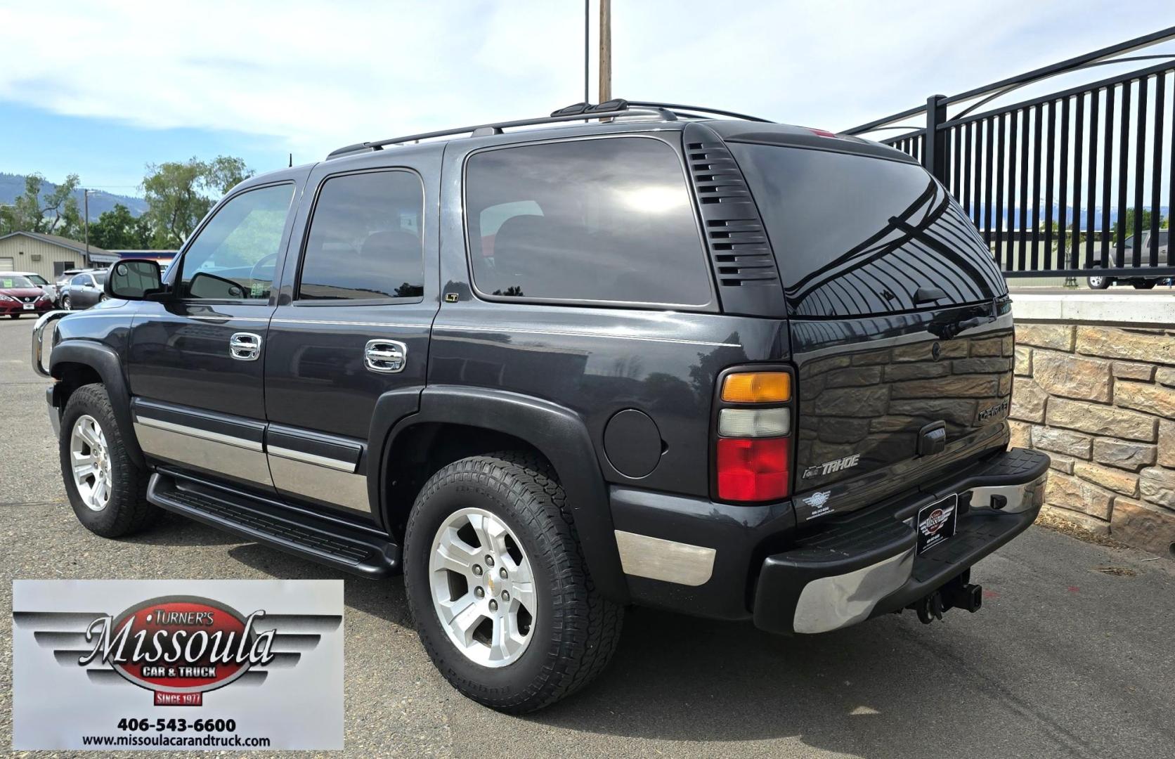 2005 Grey /Gray Chevrolet Tahoe 4WD (1GNEK13T55J) with an 5.3L V8 OHV 16V engine, 4-Speed Automatic Overdrive transmission, located at 450 N Russell, Missoula, MT, 59801, (406) 543-6600, 46.874496, -114.017433 - Photo#4