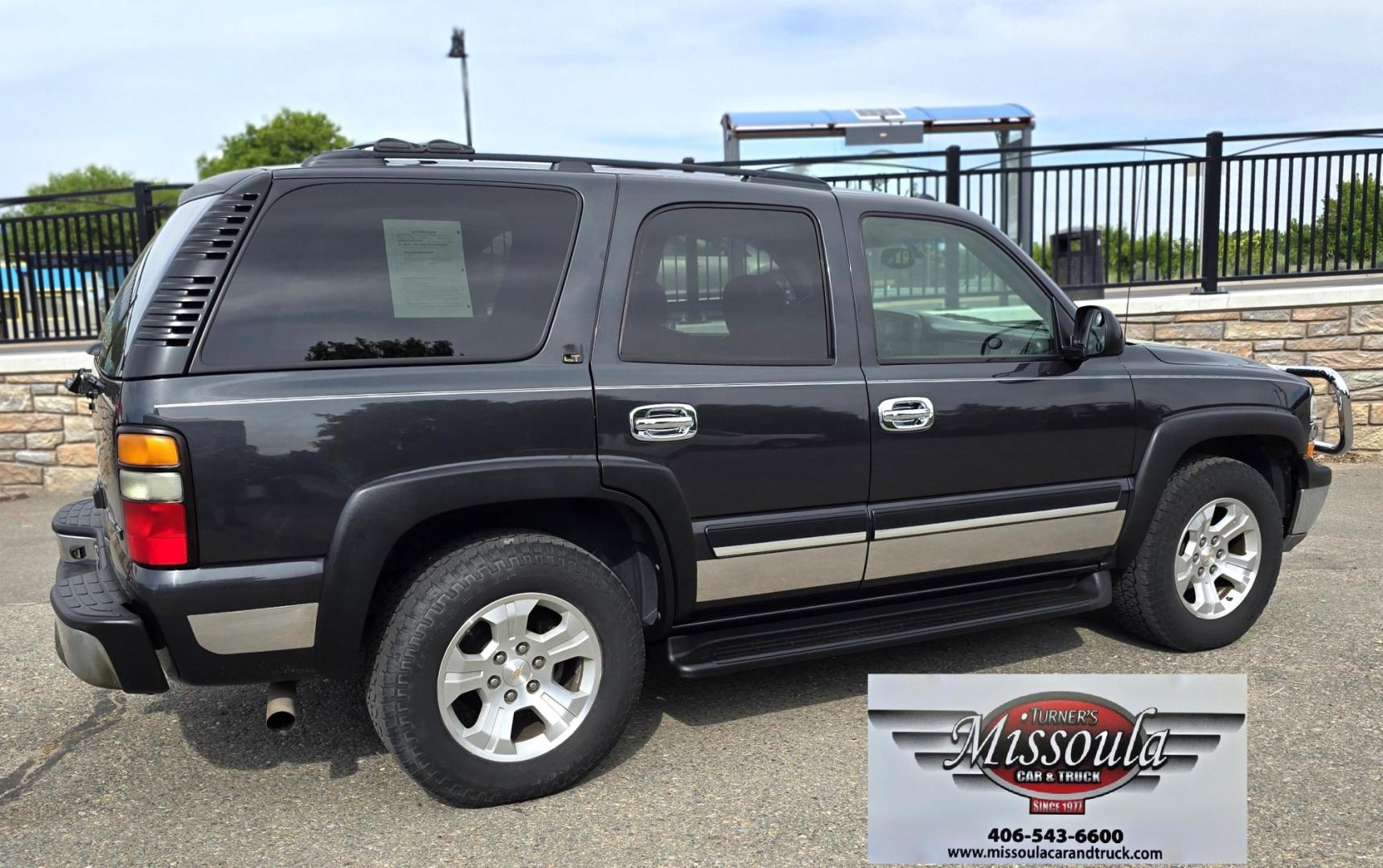 2005 Grey /Gray Chevrolet Tahoe 4WD (1GNEK13T55J) with an 5.3L V8 OHV 16V engine, 4-Speed Automatic Overdrive transmission, located at 450 N Russell, Missoula, MT, 59801, (406) 543-6600, 46.874496, -114.017433 - Photo#5
