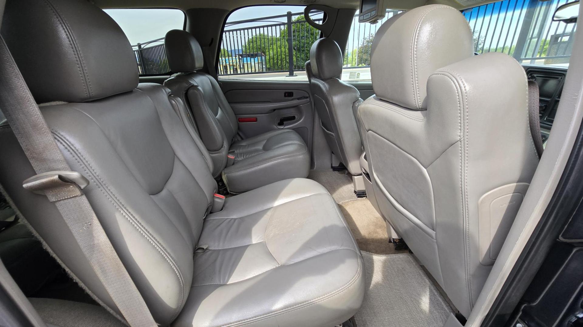 2005 Grey /Gray Chevrolet Tahoe 4WD (1GNEK13T55J) with an 5.3L V8 OHV 16V engine, 4-Speed Automatic Overdrive transmission, located at 450 N Russell, Missoula, MT, 59801, (406) 543-6600, 46.874496, -114.017433 - Photo#13