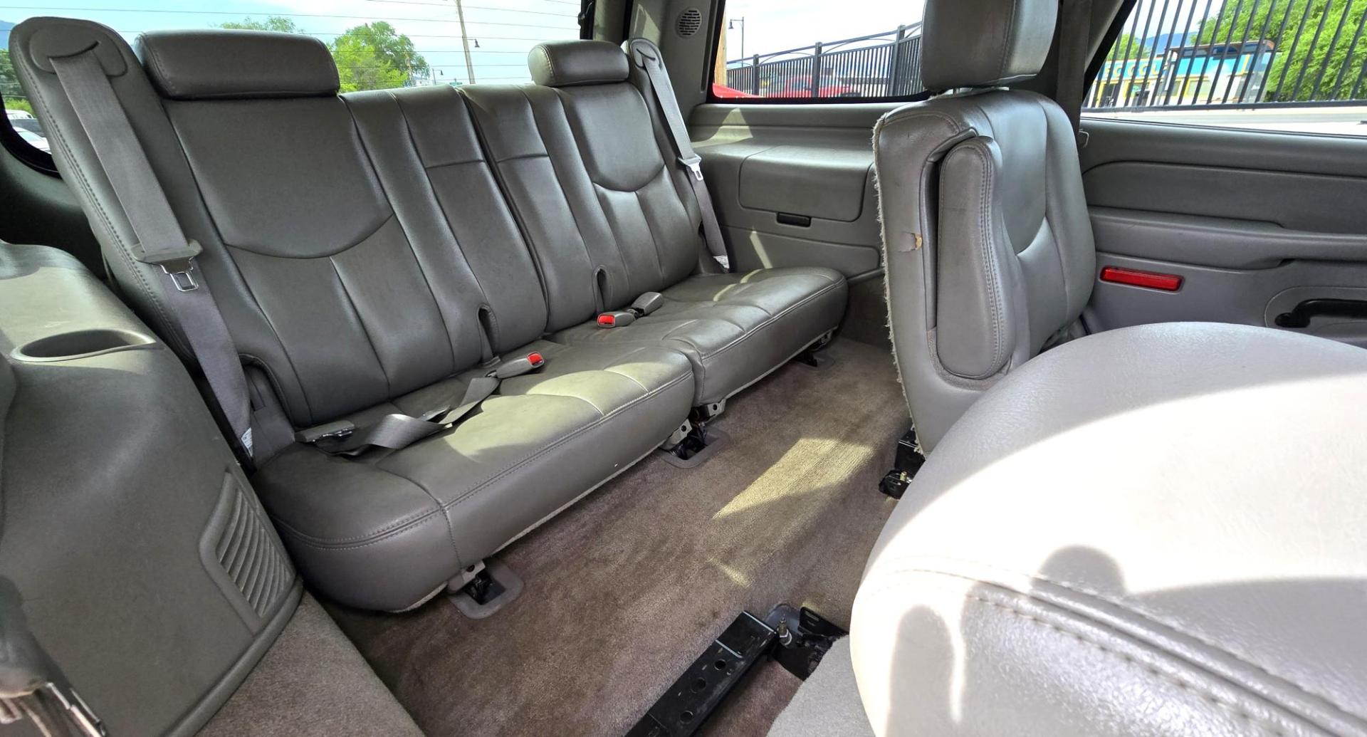 2005 Grey /Gray Chevrolet Tahoe 4WD (1GNEK13T55J) with an 5.3L V8 OHV 16V engine, 4-Speed Automatic Overdrive transmission, located at 450 N Russell, Missoula, MT, 59801, (406) 543-6600, 46.874496, -114.017433 - Photo#14