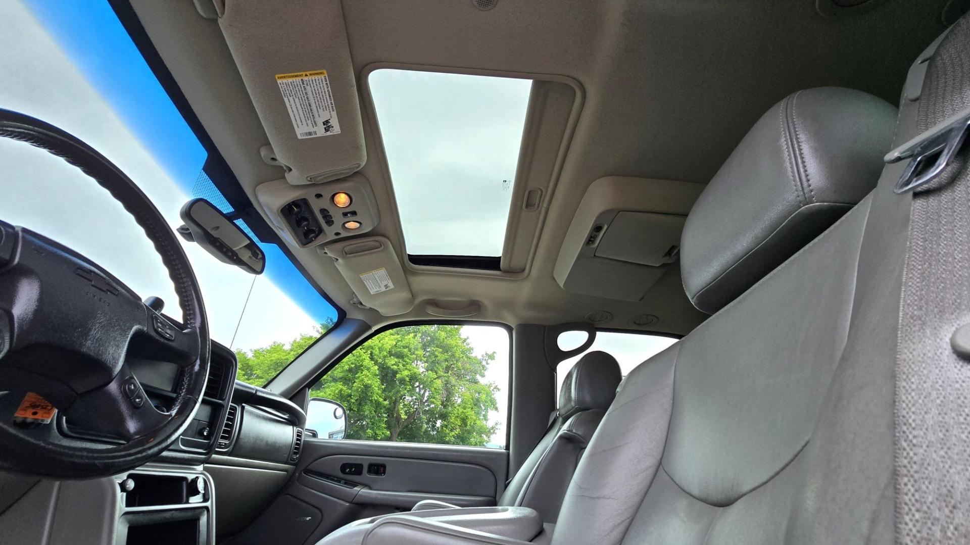2005 Grey /Gray Chevrolet Tahoe 4WD (1GNEK13T55J) with an 5.3L V8 OHV 16V engine, 4-Speed Automatic Overdrive transmission, located at 450 N Russell, Missoula, MT, 59801, (406) 543-6600, 46.874496, -114.017433 - Photo#18