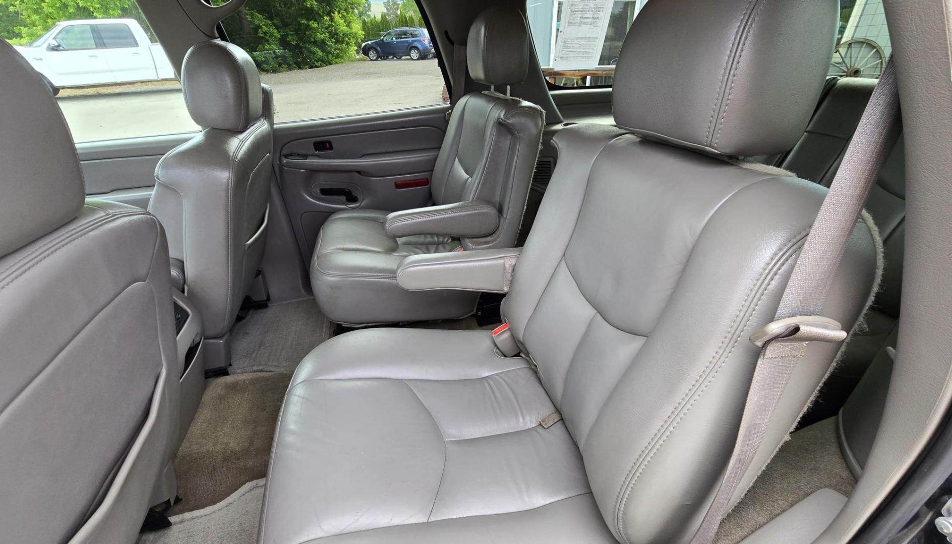 2005 Grey /Gray Chevrolet Tahoe 4WD (1GNEK13T55J) with an 5.3L V8 OHV 16V engine, 4-Speed Automatic Overdrive transmission, located at 450 N Russell, Missoula, MT, 59801, (406) 543-6600, 46.874496, -114.017433 - Photo#17