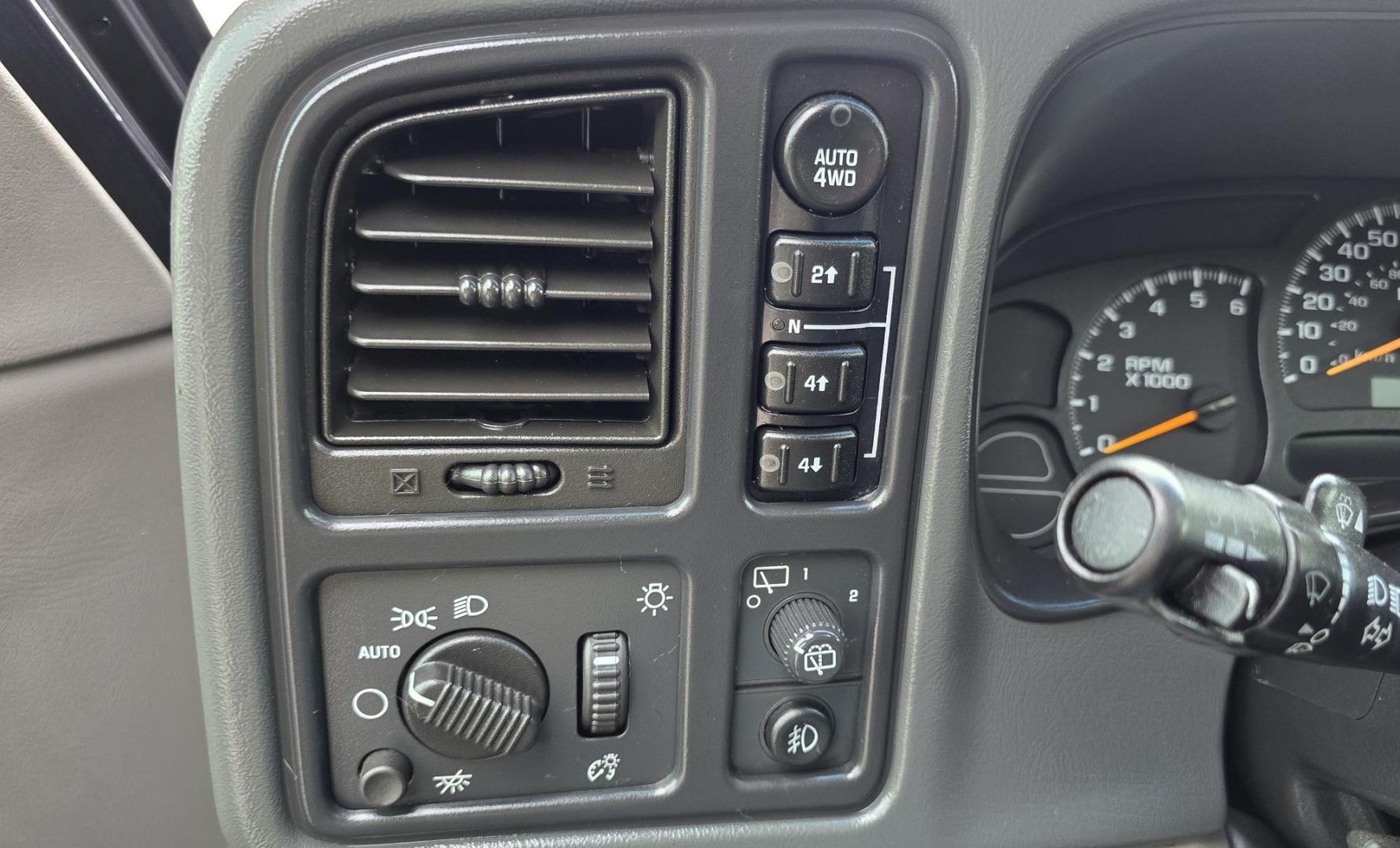 2005 Grey /Gray Chevrolet Tahoe 4WD (1GNEK13T55J) with an 5.3L V8 OHV 16V engine, 4-Speed Automatic Overdrive transmission, located at 450 N Russell, Missoula, MT, 59801, (406) 543-6600, 46.874496, -114.017433 - Photo#20