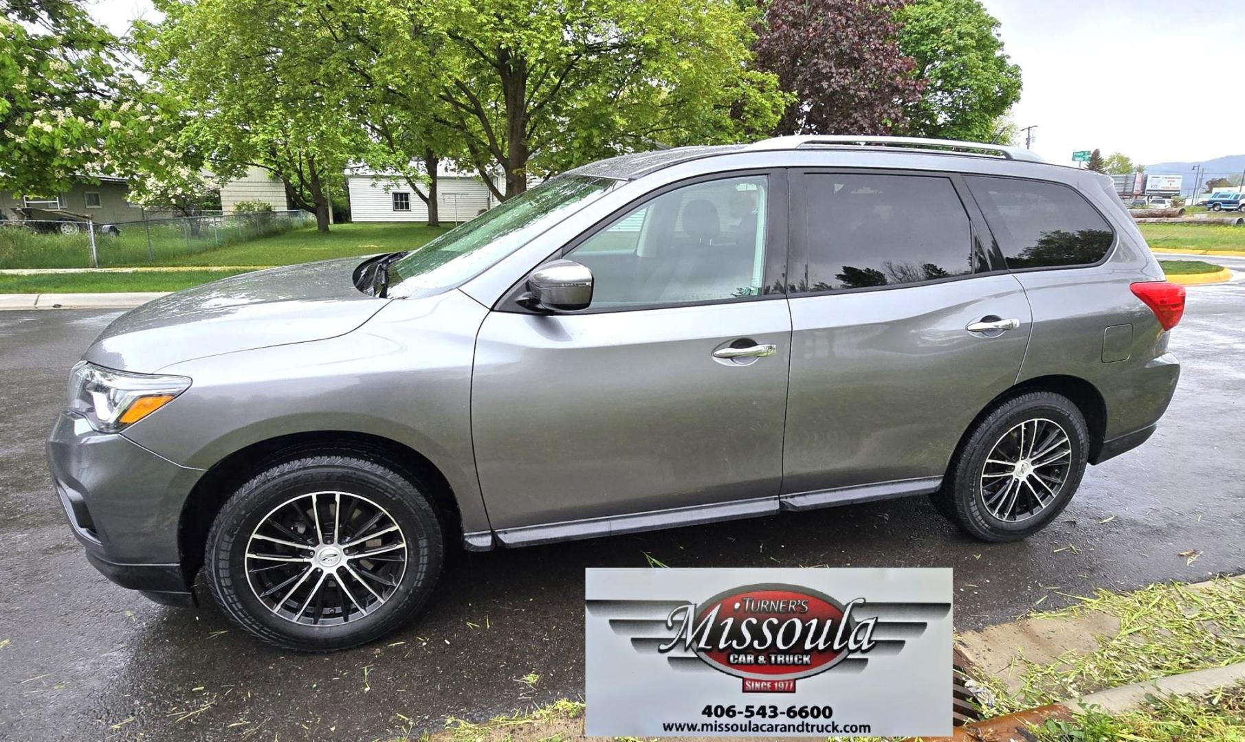 2017 Grey /Gray Nissan Pathfinder Platinum 4WD (5N1DR2MM8HC) with an 3.5L V6 DOHC 24V engine, CVT transmission, located at 450 N Russell, Missoula, MT, 59801, (406) 543-6600, 46.874496, -114.017433 - 4WD SUV. 3.5L V6 Engine. Climate Control. Backup Camera with Sonar View. AM FM CD Player. Bluetooth Audio and Phone. 3rd Row Seating. Remote Start. - Photo#3