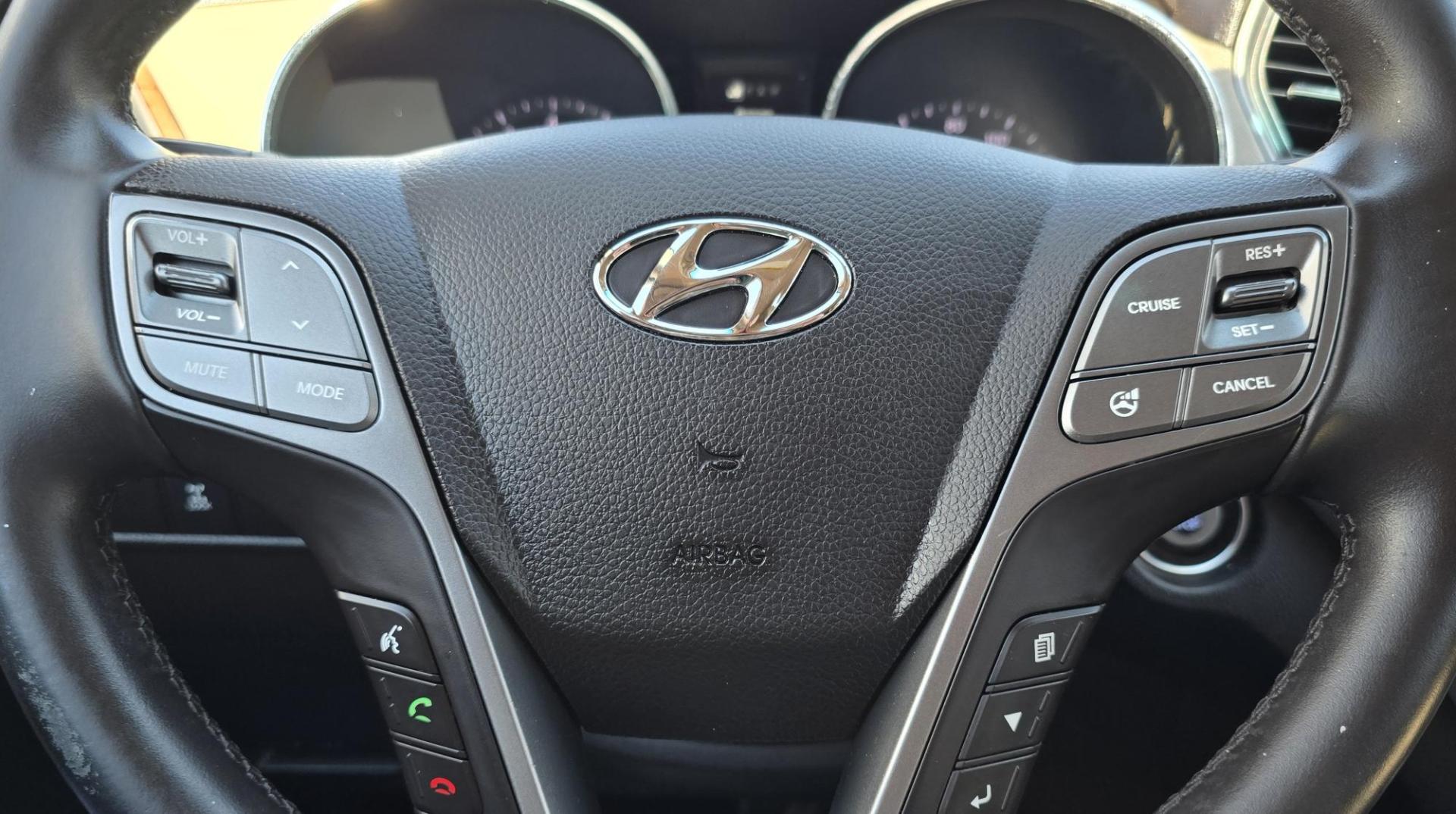 2013 White /Gray Hyundai Santa Fe Sport 2.0 AWD (5XYZUDLAXDG) with an 2.0L L4 DOHC 16V engine, 6-Speed Automatic transmission, located at 450 N Russell, Missoula, MT, 59801, (406) 543-6600, 46.874496, -114.017433 - Clean AWD SUV. 2.0L I4 Engine. Air. Cruise. Tilt. Bluetooth Audio and Phone. Power Drivers Seat. Heated Front Seats. - Photo#11