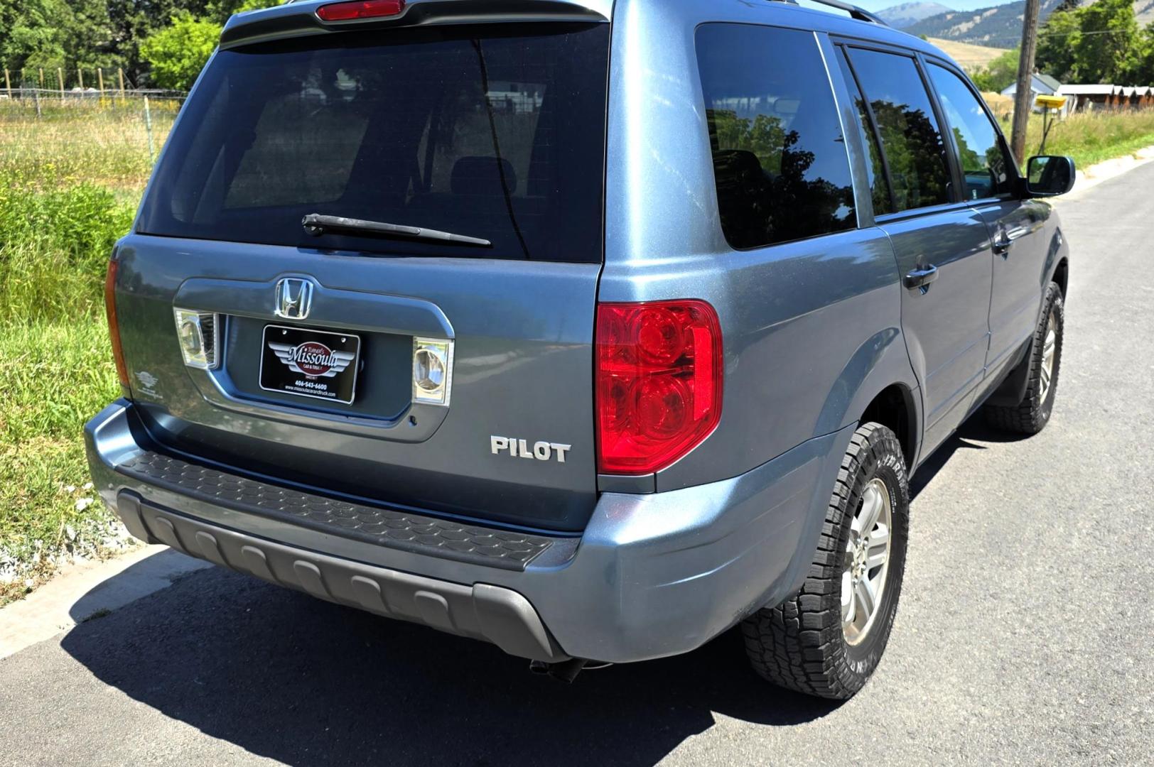 2005 Blue /Tan Honda Pilot EX-L w/ Leather (2HKYF18545H) with an 3.5L V6 SOHC 24V engine, 5-Speed Automatic Overdrive transmission, located at 450 N Russell, Missoula, MT, 59801, (406) 543-6600, 46.874496, -114.017433 - Photo#6