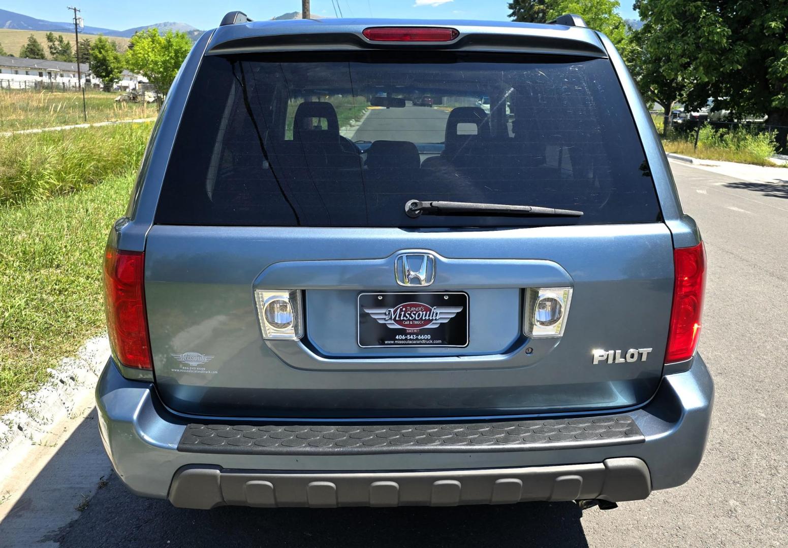 2005 Blue /Tan Honda Pilot EX-L w/ Leather (2HKYF18545H) with an 3.5L V6 SOHC 24V engine, 5-Speed Automatic Overdrive transmission, located at 450 N Russell, Missoula, MT, 59801, (406) 543-6600, 46.874496, -114.017433 - Photo#7