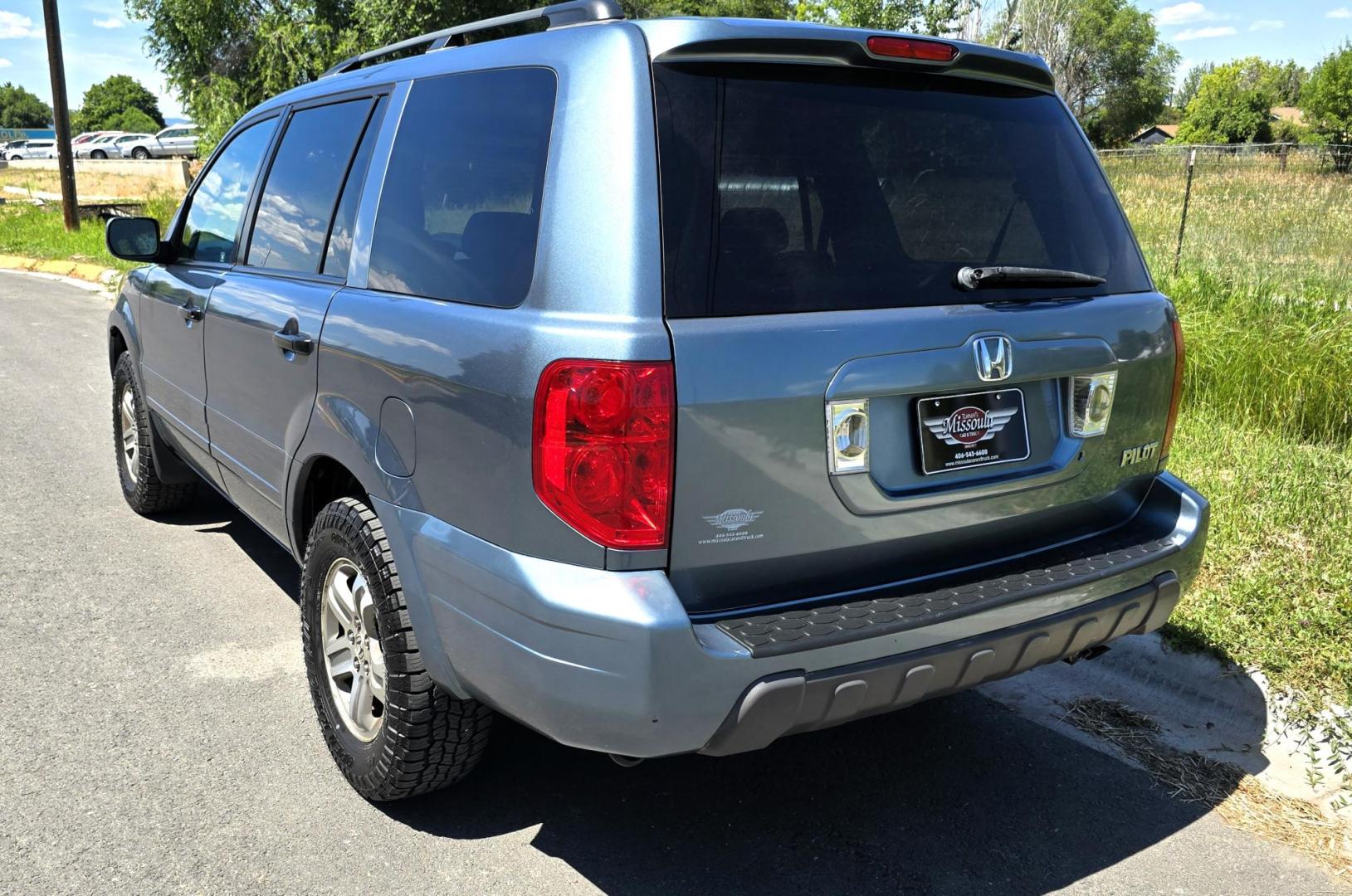 2005 Blue /Tan Honda Pilot EX-L w/ Leather (2HKYF18545H) with an 3.5L V6 SOHC 24V engine, 5-Speed Automatic Overdrive transmission, located at 450 N Russell, Missoula, MT, 59801, (406) 543-6600, 46.874496, -114.017433 - Photo#8