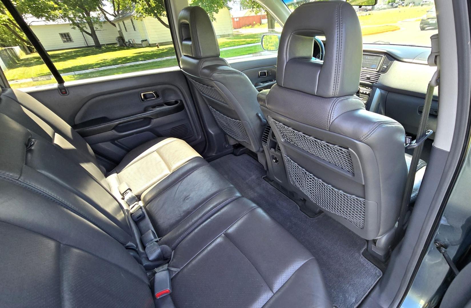 2005 Blue /Tan Honda Pilot EX-L w/ Leather (2HKYF18545H) with an 3.5L V6 SOHC 24V engine, 5-Speed Automatic Overdrive transmission, located at 450 N Russell, Missoula, MT, 59801, (406) 543-6600, 46.874496, -114.017433 - Photo#13