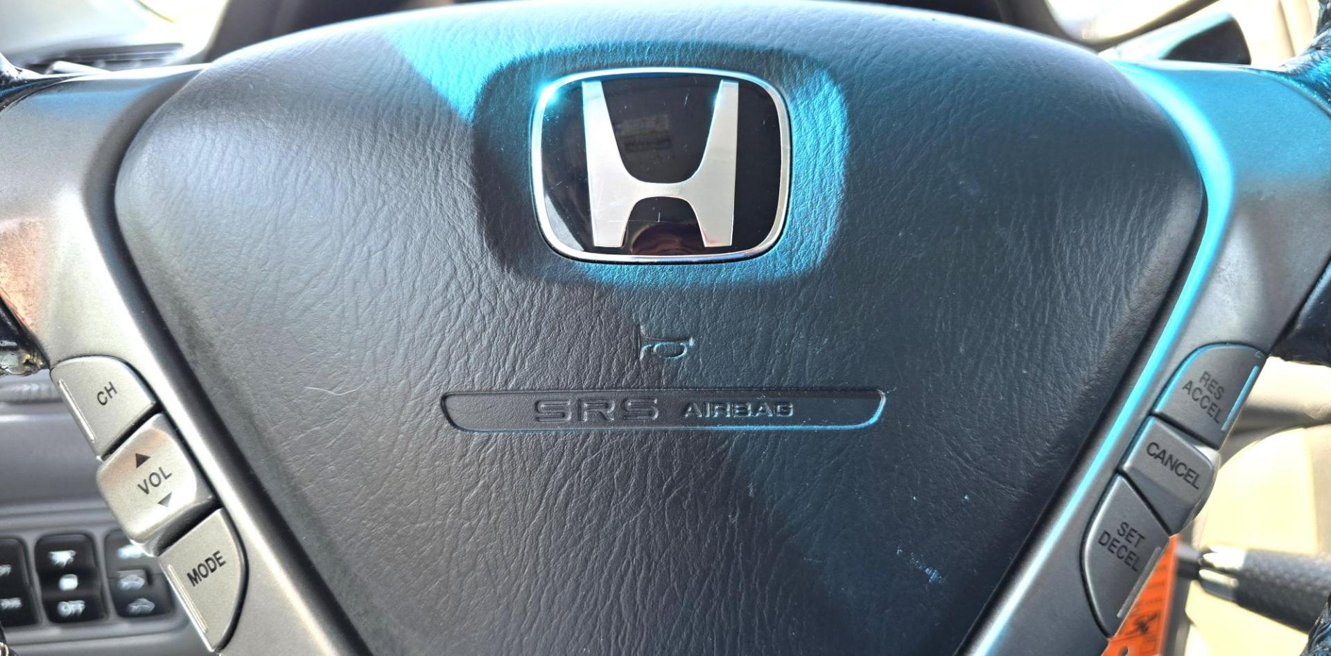 2005 Blue /Tan Honda Pilot EX-L w/ Leather (2HKYF18545H) with an 3.5L V6 SOHC 24V engine, 5-Speed Automatic Overdrive transmission, located at 450 N Russell, Missoula, MT, 59801, (406) 543-6600, 46.874496, -114.017433 - Photo#20