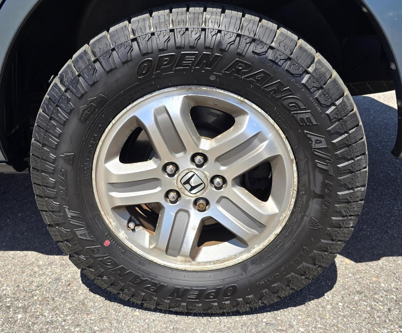 2005 Blue /Tan Honda Pilot EX-L w/ Leather (2HKYF18545H) with an 3.5L V6 SOHC 24V engine, 5-Speed Automatic Overdrive transmission, located at 450 N Russell, Missoula, MT, 59801, (406) 543-6600, 46.874496, -114.017433 - Photo#21