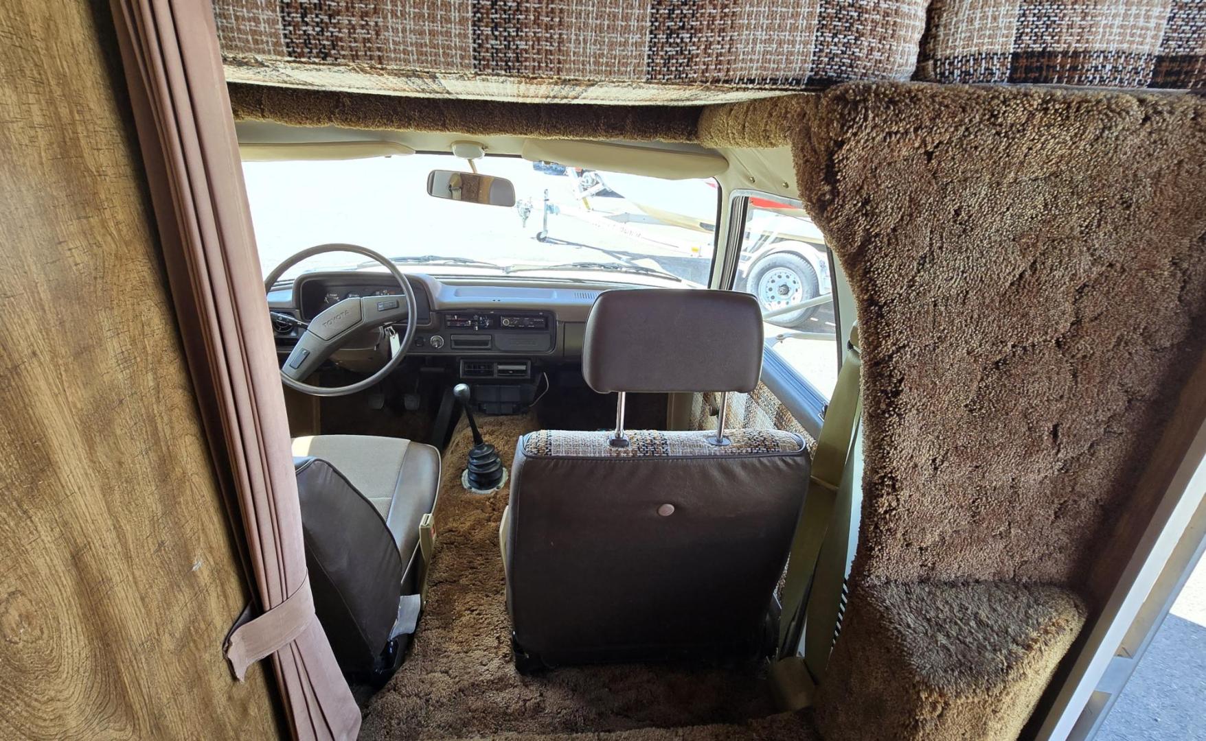 1983 White /Brown Toyota Pickup Dolphin (JT5RN44D9D1) with an 2.4L L4 SOHC 8V engine, 4 Speed Manual transmission, located at 450 N Russell, Missoula, MT, 59801, (406) 543-6600, 46.874496, -114.017433 - Hard to find Dolphin Class C Motorhome on Toyota Frame. Only 47,000 Miles. 2.4L I4 Engine. 4 Speed Manual Transmission. The hot water heater has been bypassed so it doesn't work. Heater, Stove and Fridge seem fine. The bathroom needs new wallpaper. Obviously it's a older motorhome so it's not perfec - Photo#15
