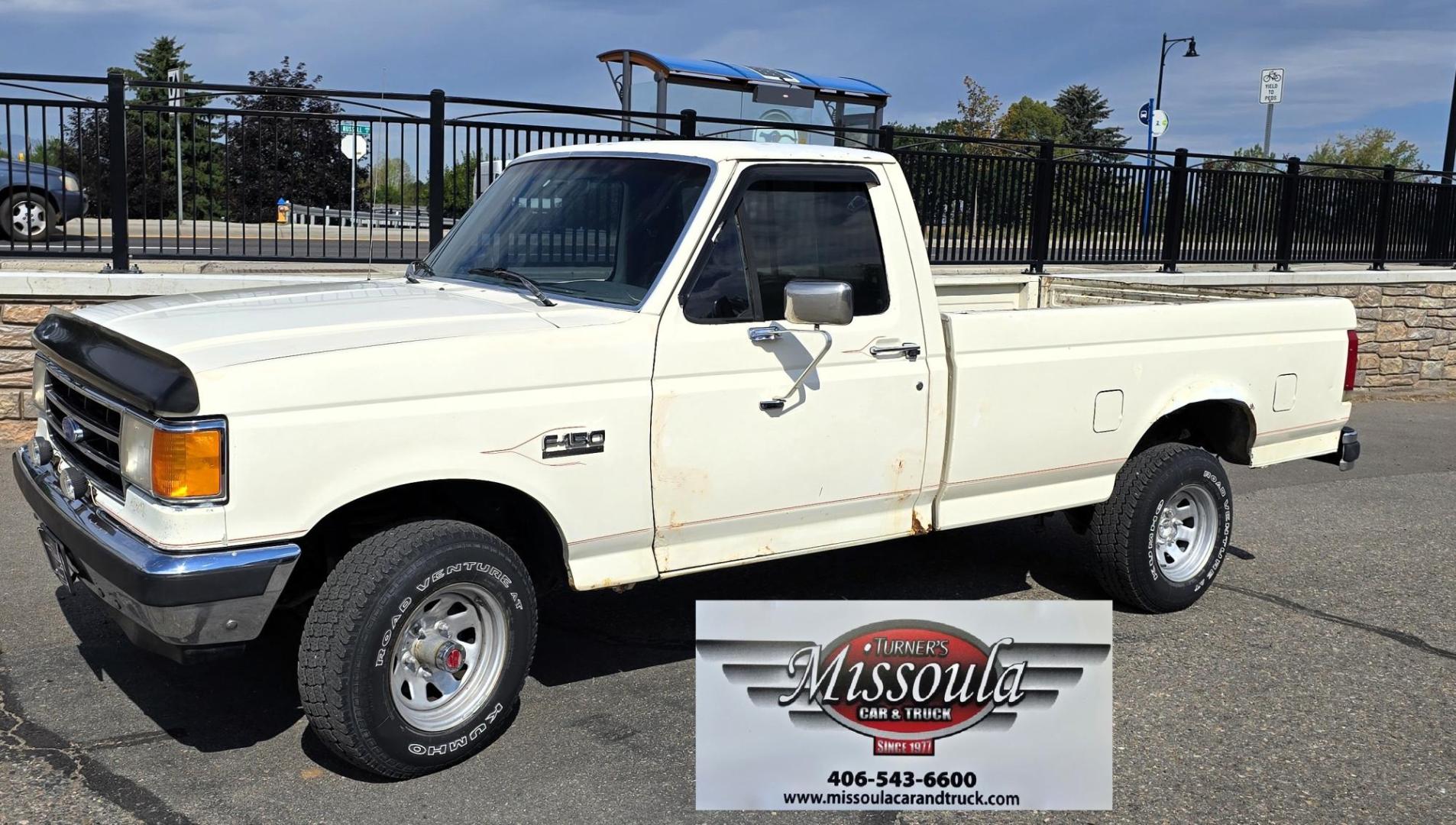 1989 White /Black Ford F-150 Reg. Cab Long Bed 4WD (1FTEF14Y0KP) with an 4.9L L6 OHV 12V engine, 4-Speed Automatic Overdrive transmission, located at 450 N Russell, Missoula, MT, 59801, (406) 543-6600, 46.874496, -114.017433 - Photo#1