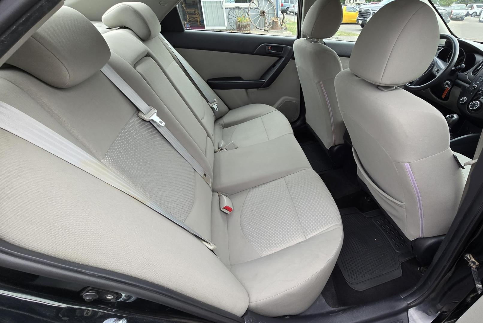 2012 Black /Tan Kia Forte EX (KNAFU4A24C5) with an 2.0L L4 DOHC 16V engine, Automatic transmission, located at 450 N Russell, Missoula, MT, 59801, (406) 543-6600, 46.874496, -114.017433 - Photo#10