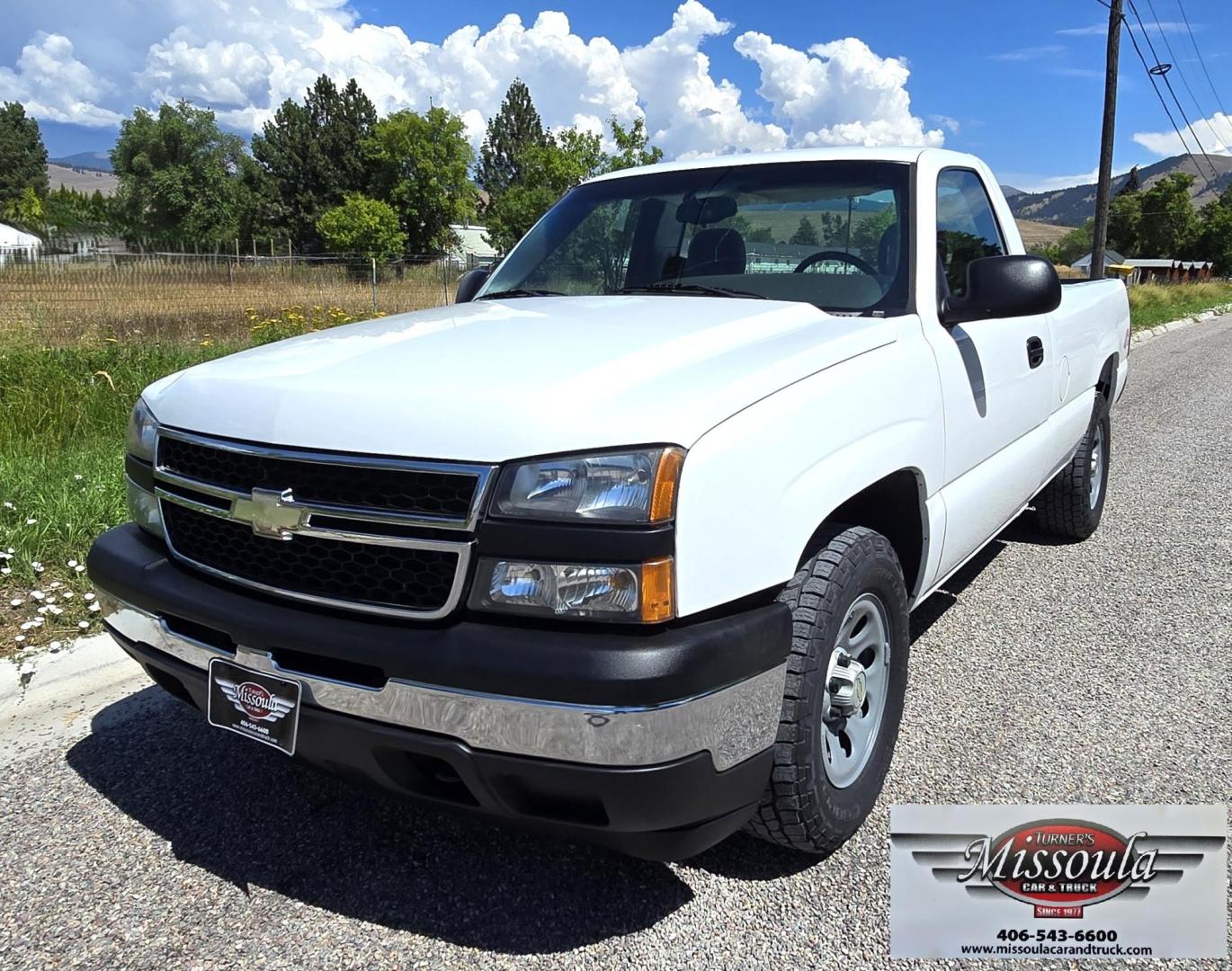 2007 White /Gray Chevrolet Silverado Classic 1500 Work Truck (1GCEK14X07Z) with an 4.3L V6 OHV 12V engine, 5 Speed Manual Transmission transmission, located at 450 N Russell, Missoula, MT, 59801, (406) 543-6600, 46.874496, -114.017433 - Photo#6