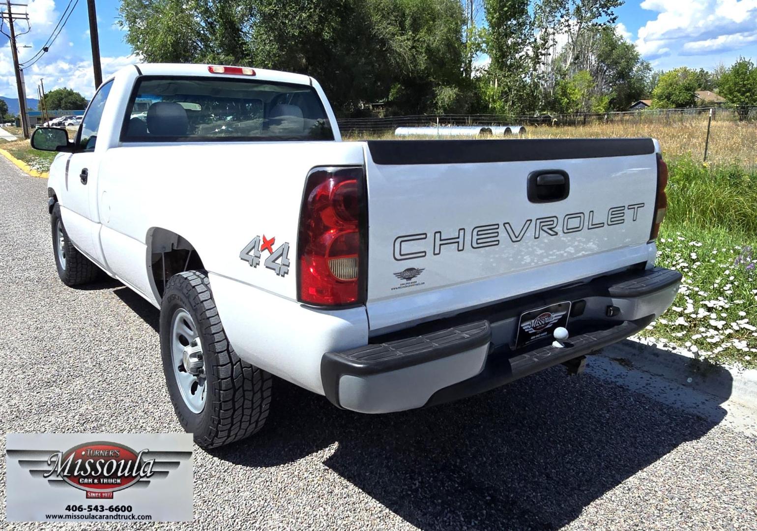 2007 White /Gray Chevrolet Silverado Classic 1500 Work Truck (1GCEK14X07Z) with an 4.3L V6 OHV 12V engine, 5 Speed Manual Transmission transmission, located at 450 N Russell, Missoula, MT, 59801, (406) 543-6600, 46.874496, -114.017433 - Photo#7