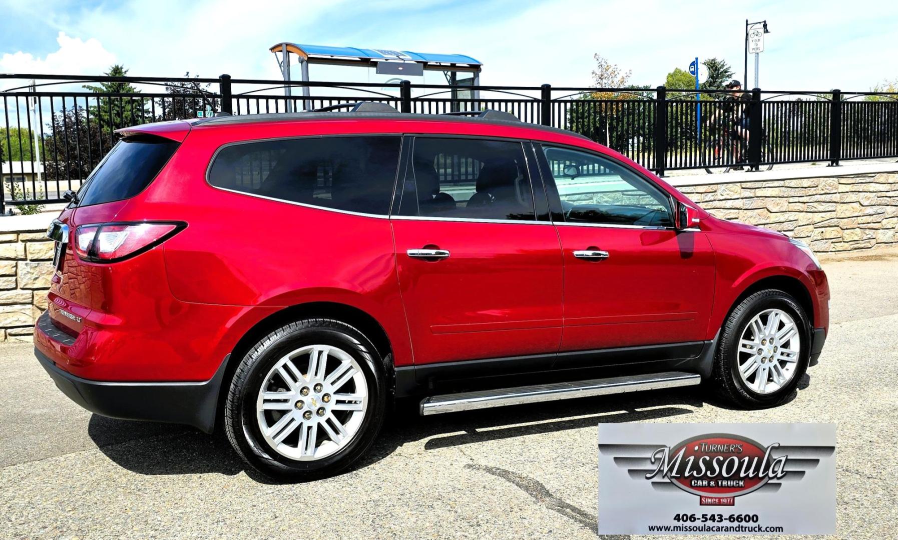 2014 Red /Gray Chevrolet Traverse 1LT AWD (1GNKVGKD7EJ) with an 3.6L V6 DOHC 24V engine, 6-Speed Automatic transmission, located at 450 N Russell, Missoula, MT, 59801, (406) 543-6600, 46.874496, -114.017433 - Photo#3