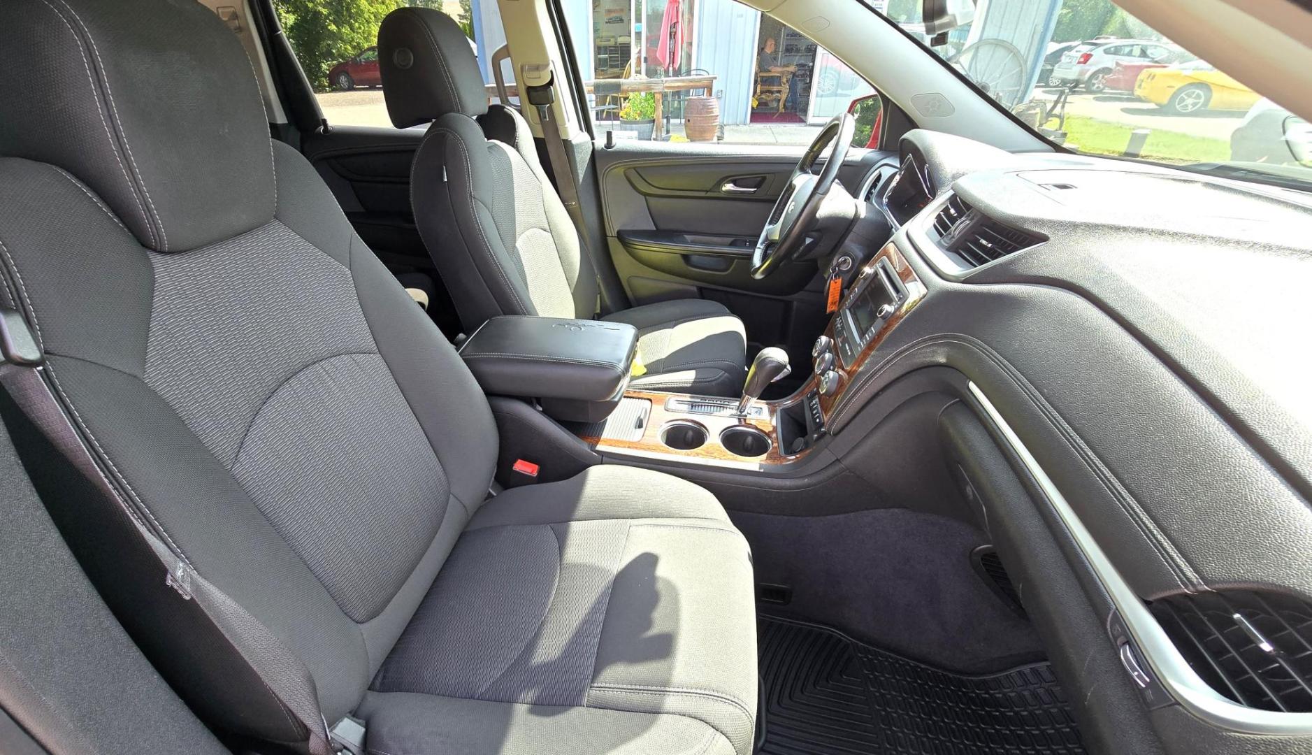 2014 Red /Gray Chevrolet Traverse 1LT AWD (1GNKVGKD7EJ) with an 3.6L V6 DOHC 24V engine, 6-Speed Automatic transmission, located at 450 N Russell, Missoula, MT, 59801, (406) 543-6600, 46.874496, -114.017433 - Photo#16