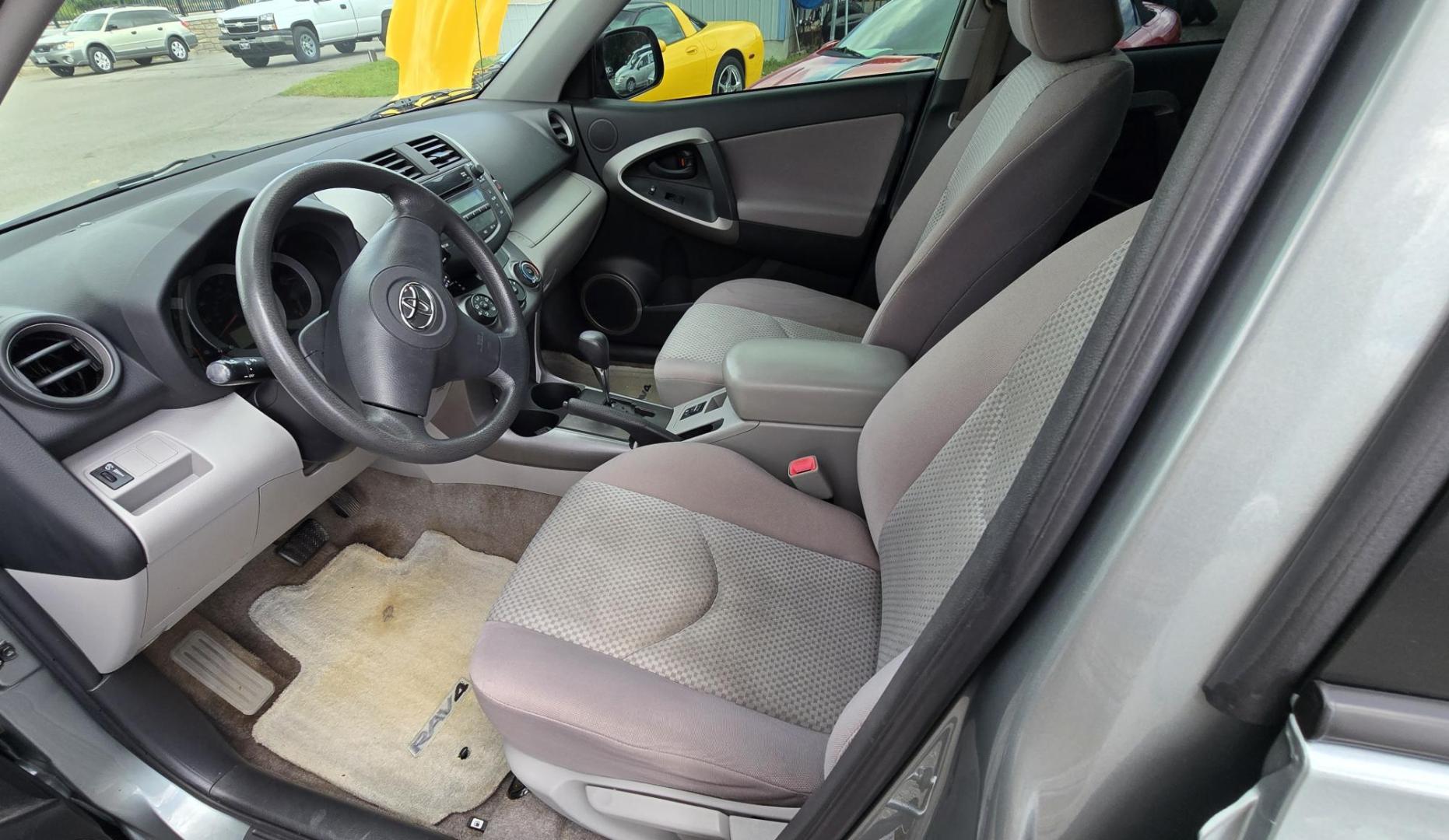 2006 Green /Gray Toyota RAV4 Base I4 4WD (JTMBD35VX65) with an 2.4L L4 DOHC 16V engine, 4-Speed Automatic transmission, located at 450 N Russell, Missoula, MT, 59801, (406) 543-6600, 46.874496, -114.017433 - Clean Little AWD SUV. 3rd Row Seating. 2.4L I4 Engine. Automatic Transmission. Air. Cruise. Tilt. AM FM CD Player. Power Windows and Locks. Clean Title and Carfax. We Finance through local Credit Unions. We do NOT offer In House (Buy Here Pay Here) Financing - Photo#13